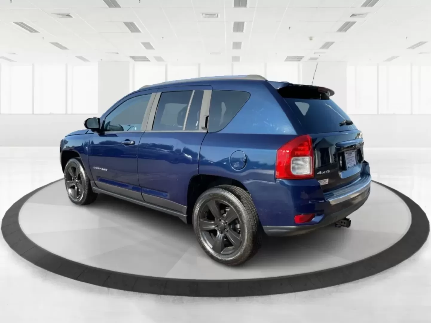 2016 Jeep Compass Latitude 4WD (1C4NJDEB7GD) with an 2.4L L4 DOHC 16V engine, 6-Speed Automatic transmission, located at 401 Woodman Dr, Riverside, OH, 45431, (937) 908-9800, 39.760899, -84.123421 - **Discover Adventure with the 2016 Jeep Compass Latitude 4WD at Advantage Car and Credit!**<br /> <br /> Are you ready to embrace your next adventure? Whether you're planning a weekend getaway, commuting to work, or navigating your family through busy city streets, the 2016 Jeep Compass Latitude 4WD - Photo#4