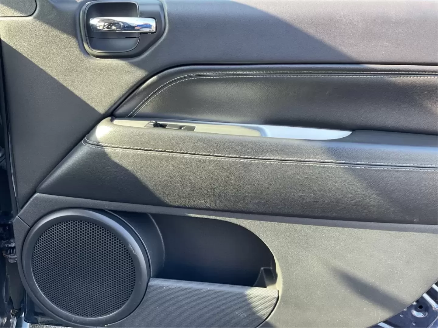 2016 Jeep Compass Latitude 4WD (1C4NJDEB7GD) with an 2.4L L4 DOHC 16V engine, 6-Speed Automatic transmission, located at 401 Woodman Dr, Riverside, OH, 45431, (937) 908-9800, 39.760899, -84.123421 - **Discover Adventure with the 2016 Jeep Compass Latitude 4WD at Advantage Car and Credit!**<br /> <br /> Are you ready to embrace your next adventure? Whether you're planning a weekend getaway, commuting to work, or navigating your family through busy city streets, the 2016 Jeep Compass Latitude 4WD - Photo#19