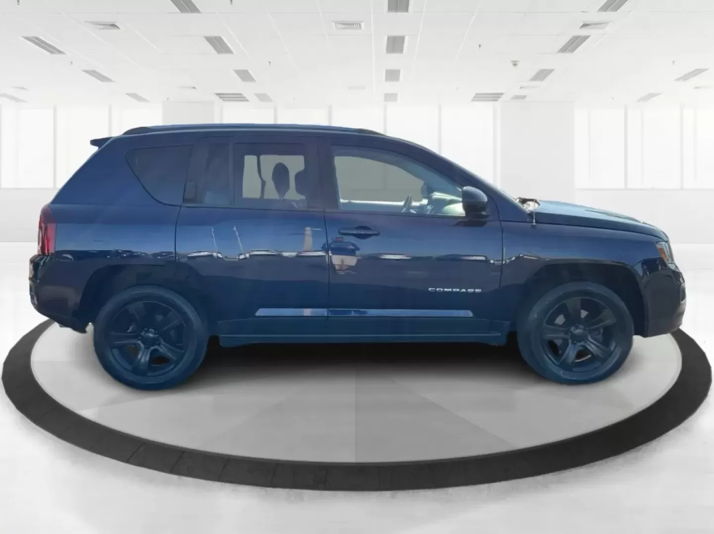 2016 Jeep Compass Latitude 4WD (1C4NJDEB7GD) with an 2.4L L4 DOHC 16V engine, 6-Speed Automatic transmission, located at 880 E. National Road, Vandalia, OH, 45377, (937) 908-9800, 39.891918, -84.183594 - **Discover Adventure with the 2016 Jeep Compass Latitude 4WD at Advantage Car and Credit!**<br /> <br /> Are you ready to embrace your next adventure? Whether you're planning a weekend getaway, commuting to work, or navigating your family through busy city streets, the 2016 Jeep Compass Latitude 4WD - Photo#1
