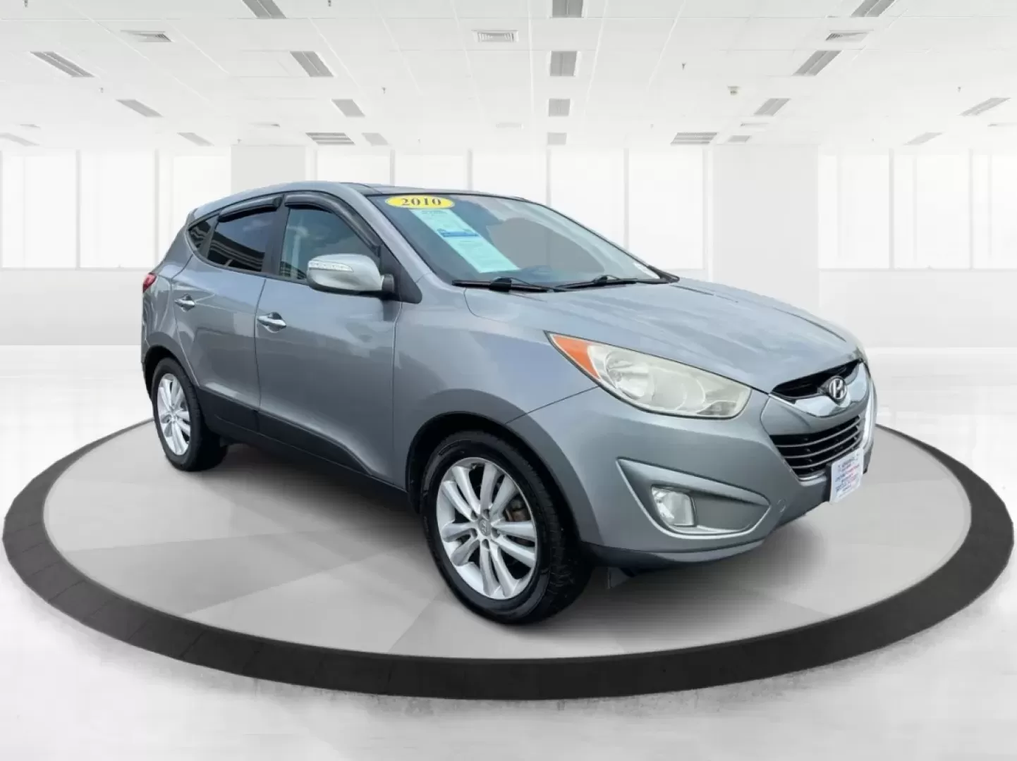 2010 Hyundai Tucson Limited (KM8JUCAC0AU) with an Theta II 2.4L I-4 DOHC engine, located at 4508 South Dixie Dr, Moraine, OH, 45439, (937) 908-9800, 39.689976, -84.218452 - **Adventure Awaits with the 2010 Hyundai Tucson Limited at Advantage Car and Credit!**<br /> <br /> Are you ready to embark on new adventures with your family or explore the great outdoors? The 2010 Hyundai Tucson Limited is the perfect companion for anyone who craves versatility and comfort-ideal f - Photo#0