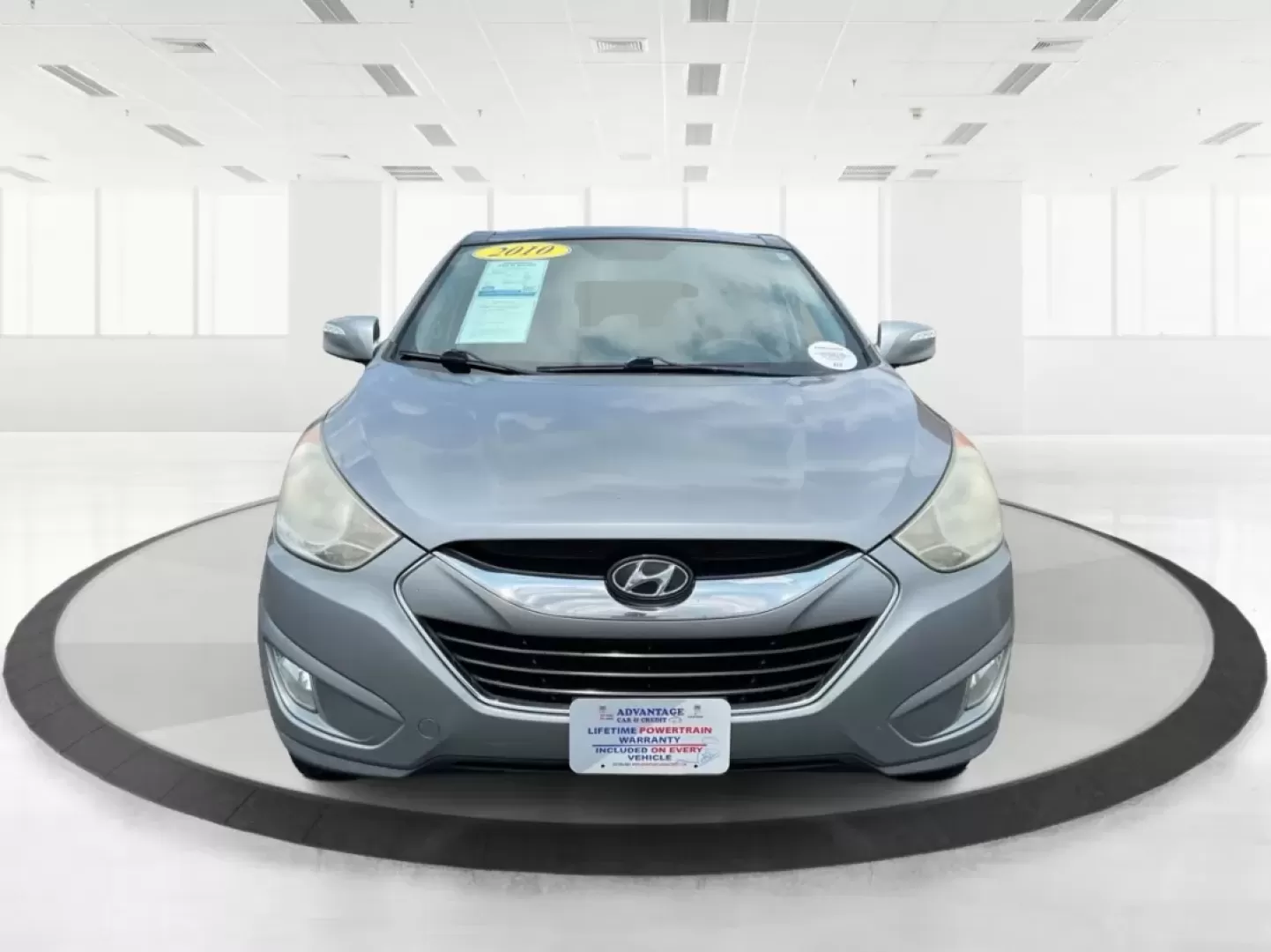 2010 Hyundai Tucson Limited (KM8JUCAC0AU) with an Theta II 2.4L I-4 DOHC engine, located at 4508 South Dixie Dr, Moraine, OH, 45439, (937) 908-9800, 39.689976, -84.218452 - **Adventure Awaits with the 2010 Hyundai Tucson Limited at Advantage Car and Credit!**<br /> <br /> Are you ready to embark on new adventures with your family or explore the great outdoors? The 2010 Hyundai Tucson Limited is the perfect companion for anyone who craves versatility and comfort-ideal f - Photo#7
