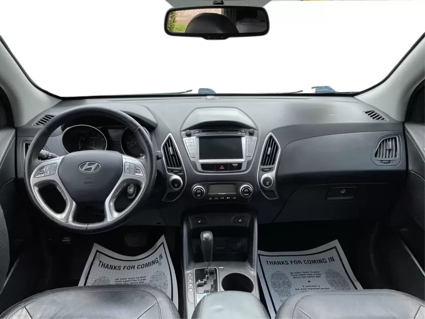 2010 Hyundai Tucson Limited (KM8JUCAC0AU) with an Theta II 2.4L I-4 DOHC engine, located at 4508 South Dixie Dr, Moraine, OH, 45439, (937) 908-9800, 39.689976, -84.218452 - **Adventure Awaits with the 2010 Hyundai Tucson Limited at Advantage Car and Credit!**<br /> <br /> Are you ready to embark on new adventures with your family or explore the great outdoors? The 2010 Hyundai Tucson Limited is the perfect companion for anyone who craves versatility and comfort-ideal f - Photo#20