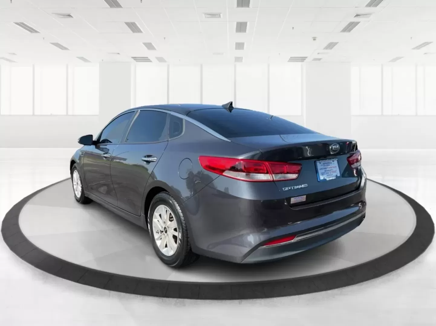 2017 Kia Optima LX (5XXGT4L37HG) with an Theta II 2.4L I-4 gasoline direct injection engine, located at 1184 Kauffman Ave, Fairborn, OH, 45324, (937) 908-9800, 39.807072, -84.030914 - Discover the perfect blend of style and functionality with this 2017 Kia Optima LX, available at Advantage Car and Credit, your trusted Buy Here Pay Here dealership in Fairborn, OH. Whether you're commuting to work, shuttling the kids to school, or planning a weekend getaway, this sedan is designed - Photo#4