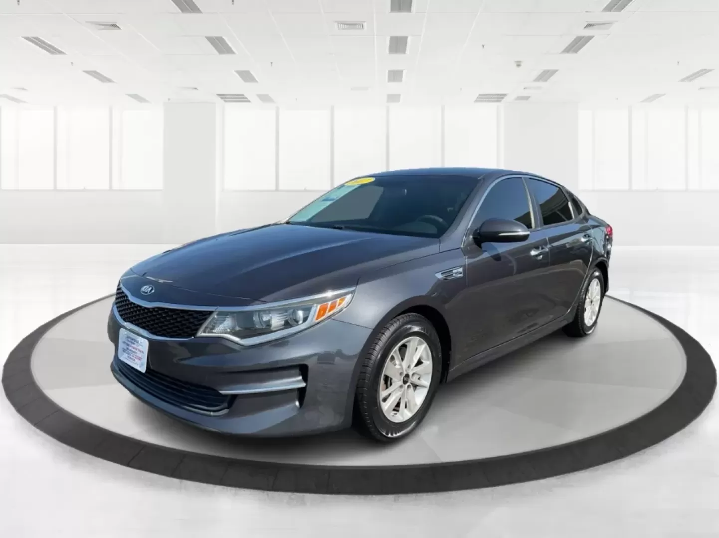 2017 Kia Optima LX (5XXGT4L37HG) with an Theta II 2.4L I-4 gasoline direct injection engine, located at 1184 Kauffman Ave, Fairborn, OH, 45324, (937) 908-9800, 39.807072, -84.030914 - Discover the perfect blend of style and functionality with this 2017 Kia Optima LX, available at Advantage Car and Credit, your trusted Buy Here Pay Here dealership in Fairborn, OH. Whether you're commuting to work, shuttling the kids to school, or planning a weekend getaway, this sedan is designed - Photo#8