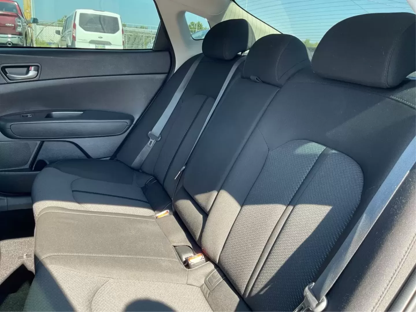 2017 Kia Optima LX (5XXGT4L37HG) with an Theta II 2.4L I-4 gasoline direct injection engine, located at 1184 Kauffman Ave, Fairborn, OH, 45324, (937) 908-9800, 39.807072, -84.030914 - Discover the perfect blend of style and functionality with this 2017 Kia Optima LX, available at Advantage Car and Credit, your trusted Buy Here Pay Here dealership in Fairborn, OH. Whether you're commuting to work, shuttling the kids to school, or planning a weekend getaway, this sedan is designed - Photo#10