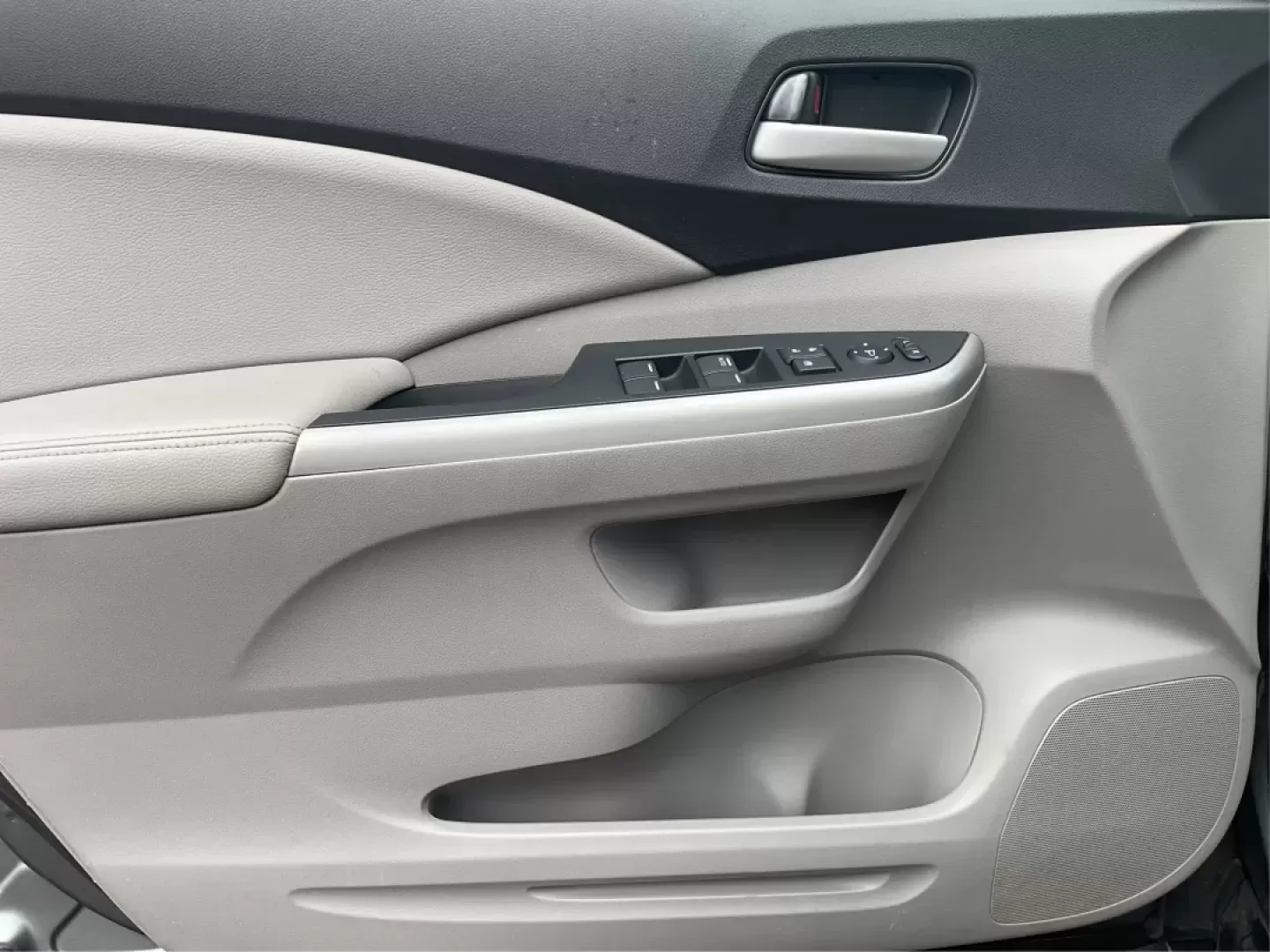 2012 Honda CR-V EX-L 4WD 5-Speed AT (2HKRM3H75CH) with an Other engine, located at 1099 N County Rd 25A , Troy, OH, 45373, (937) 908-9800, 40.057079, -84.212883 - Are you ready to elevate your adventures and daily commutes with a reliable vehicle? The 2012 Honda CR-V EX-L is perfect for individuals and families alike, offering a comfortable ride with ample space and versatile features. Whether you're navigating the bustling streets of Fairborn, OH, or heading - Photo#17