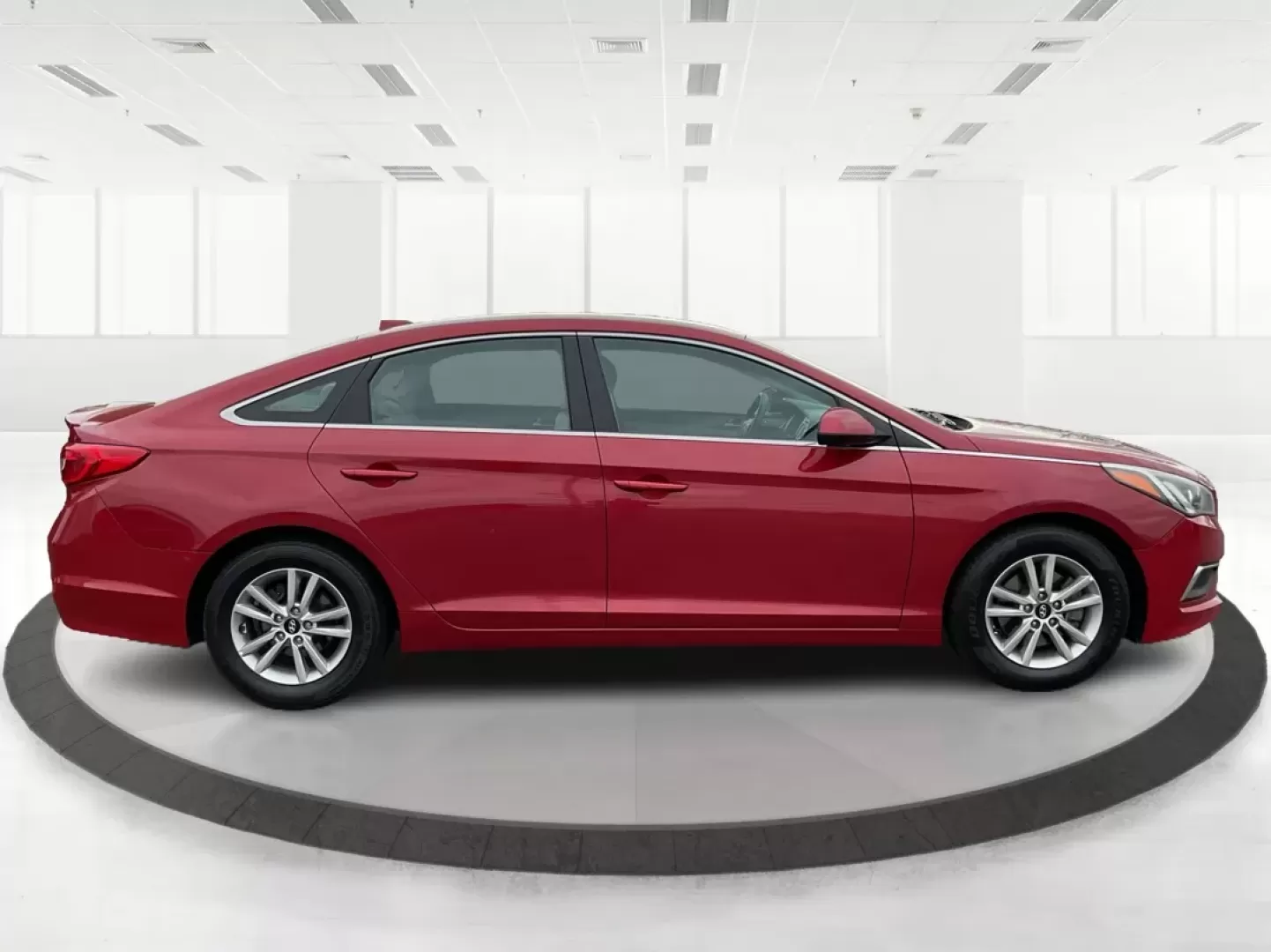 2017 Hyundai Sonata Base/SE (5NPE24AF8HH) with an Other engine, located at 1099 N County Rd 25A , Troy, OH, 45373, (937) 908-9800, 40.057079, -84.212883 - **Discover Your Next Adventure with the 2017 Hyundai Sonata at Advantage Car and Credit!**<br /> <br /> Are you in the market for a reliable sedan that effortlessly combines comfort, style, and functionality? Look no further than the 2017 Hyundai Sonata, available now at Advantage Car and Credit in - Photo#1