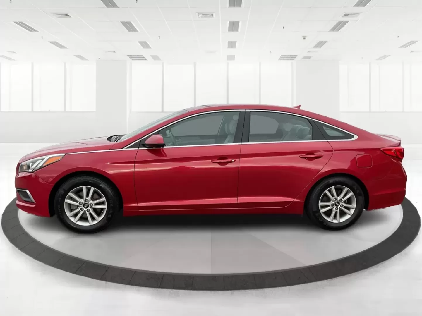 2017 Hyundai Sonata Base/SE (5NPE24AF8HH) with an Other engine, located at 1099 N County Rd 25A , Troy, OH, 45373, (937) 908-9800, 40.057079, -84.212883 - **Discover Your Next Adventure with the 2017 Hyundai Sonata at Advantage Car and Credit!**<br /> <br /> Are you in the market for a reliable sedan that effortlessly combines comfort, style, and functionality? Look no further than the 2017 Hyundai Sonata, available now at Advantage Car and Credit in - Photo#5