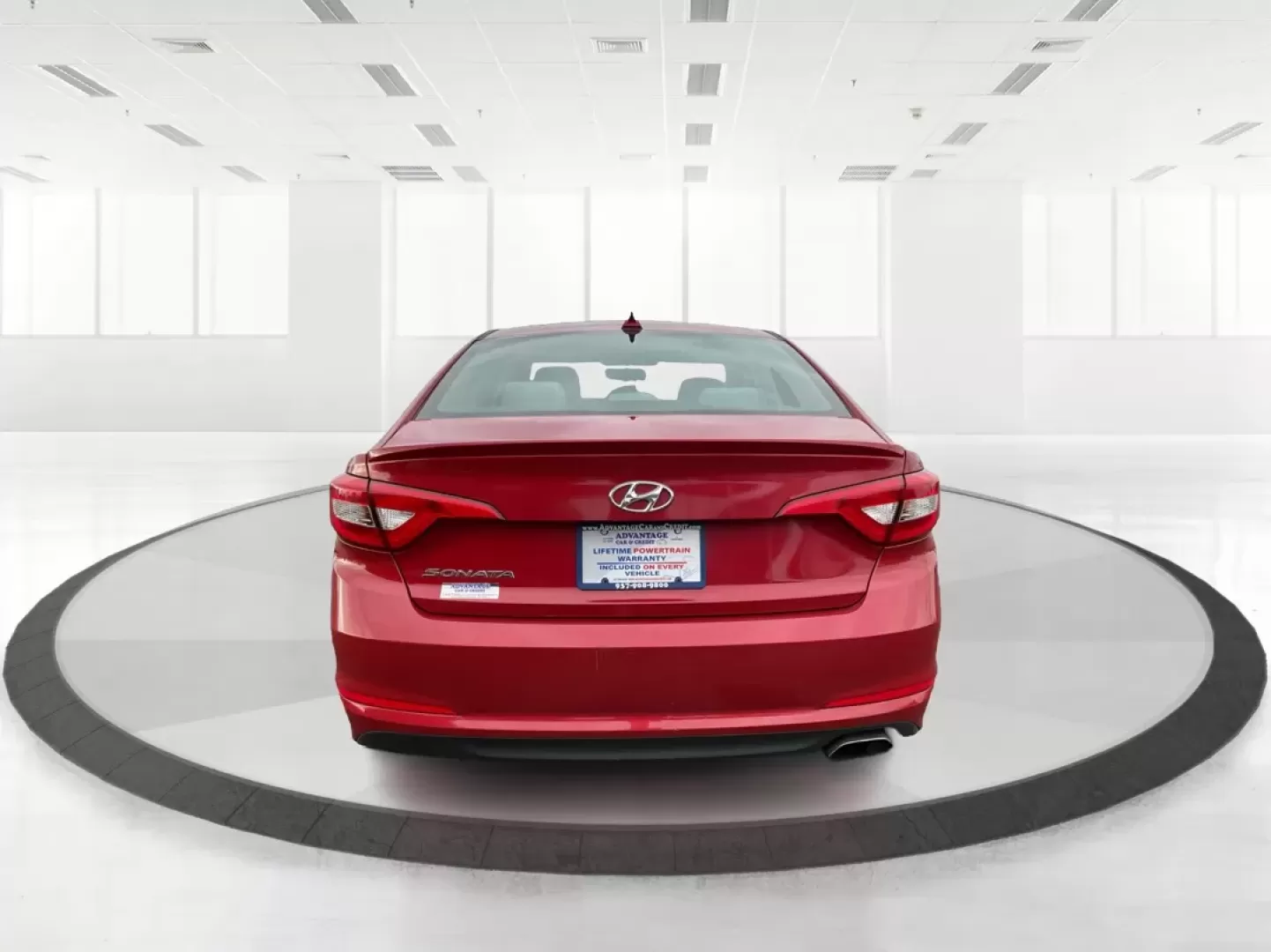 2017 Hyundai Sonata Base/SE (5NPE24AF8HH) with an Other engine, located at 1184 Kauffman Ave, Fairborn, OH, 45324, (937) 908-9800, 39.807072, -84.030914 - **Discover Your Next Adventure with the 2017 Hyundai Sonata at Advantage Car and Credit!**<br /> <br /> Are you in the market for a reliable sedan that effortlessly combines comfort, style, and functionality? Look no further than the 2017 Hyundai Sonata, available now at Advantage Car and Credit in - Photo#3