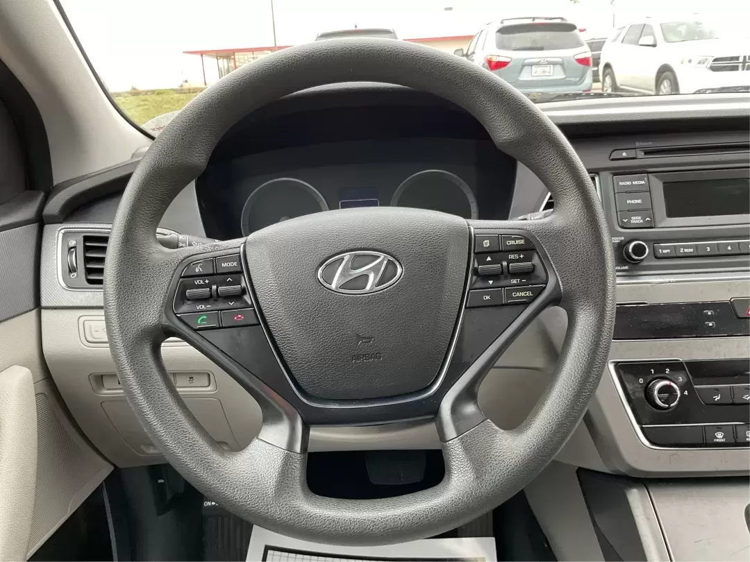 2017 Hyundai Sonata Base/SE (5NPE24AF8HH) with an Other engine, located at 1184 Kauffman Ave, Fairborn, OH, 45324, (937) 908-9800, 39.807072, -84.030914 - **Discover Your Next Adventure with the 2017 Hyundai Sonata at Advantage Car and Credit!**<br /> <br /> Are you in the market for a reliable sedan that effortlessly combines comfort, style, and functionality? Look no further than the 2017 Hyundai Sonata, available now at Advantage Car and Credit in - Photo#16