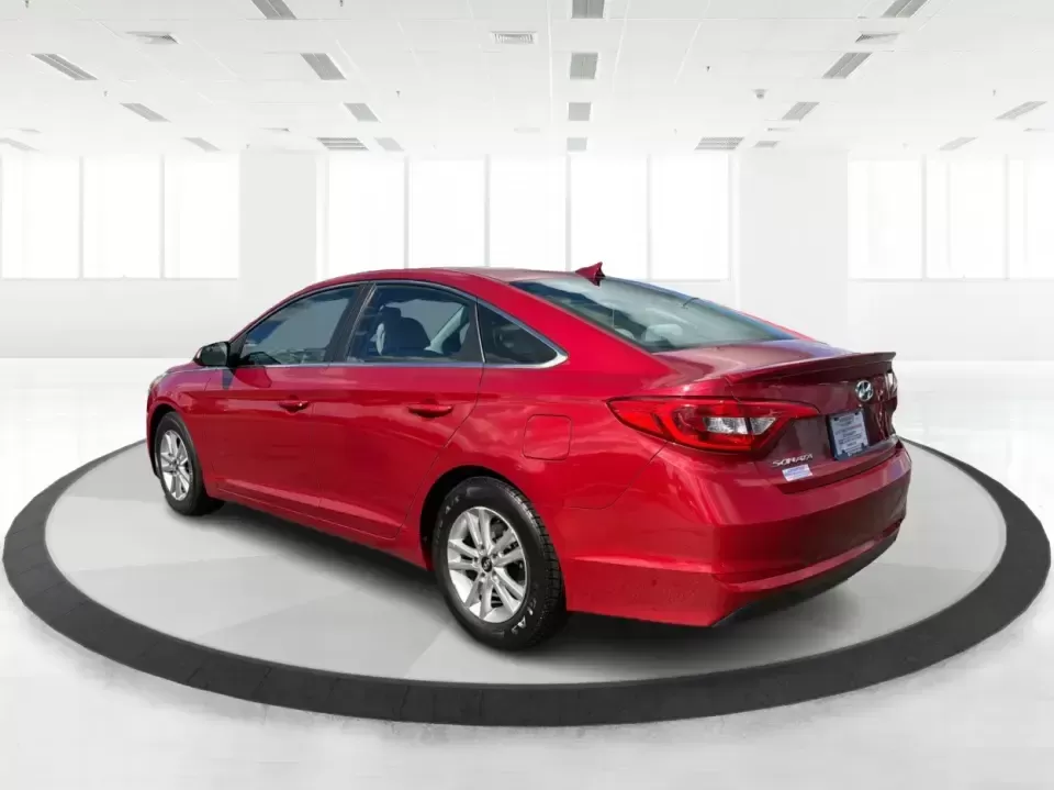 2017 Hyundai Sonata SE (5NPE24AF8HH) with an 2.4L L4 DOHC 16V engine, 7A transmission, located at 1099 N County Rd 25A , Troy, OH, 45373, (937) 908-9800, 40.057079, -84.212883 - Need a reliable, comfortable sedan for the daily drive from Troy to Dayton, school drop-offs, or quick weekend getaways to Charleston Falls Preserve? This red 2017 Hyundai Sonata Base is built for real life-easy to park downtown near the Miami County Courthouse, smooth on I75, and efficient enough f - Photo#4