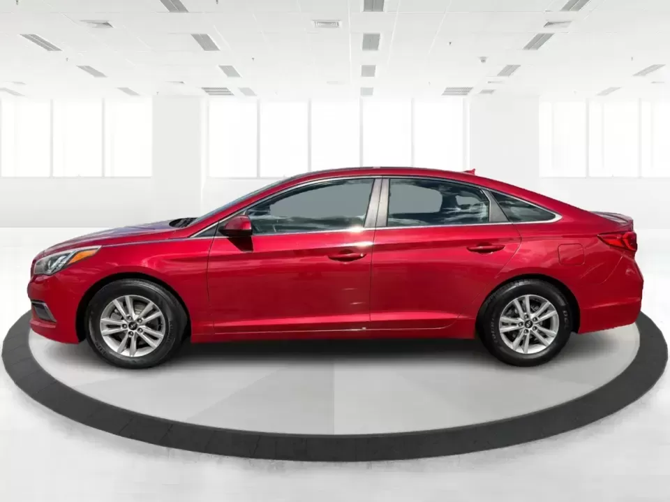 2017 Hyundai Sonata SE (5NPE24AF8HH) with an 2.4L L4 DOHC 16V engine, 7A transmission, located at 1099 N County Rd 25A , Troy, OH, 45373, (937) 908-9800, 40.057079, -84.212883 - Need a reliable, comfortable sedan for the daily drive from Troy to Dayton, school drop-offs, or quick weekend getaways to Charleston Falls Preserve? This red 2017 Hyundai Sonata Base is built for real life-easy to park downtown near the Miami County Courthouse, smooth on I75, and efficient enough f - Photo#5