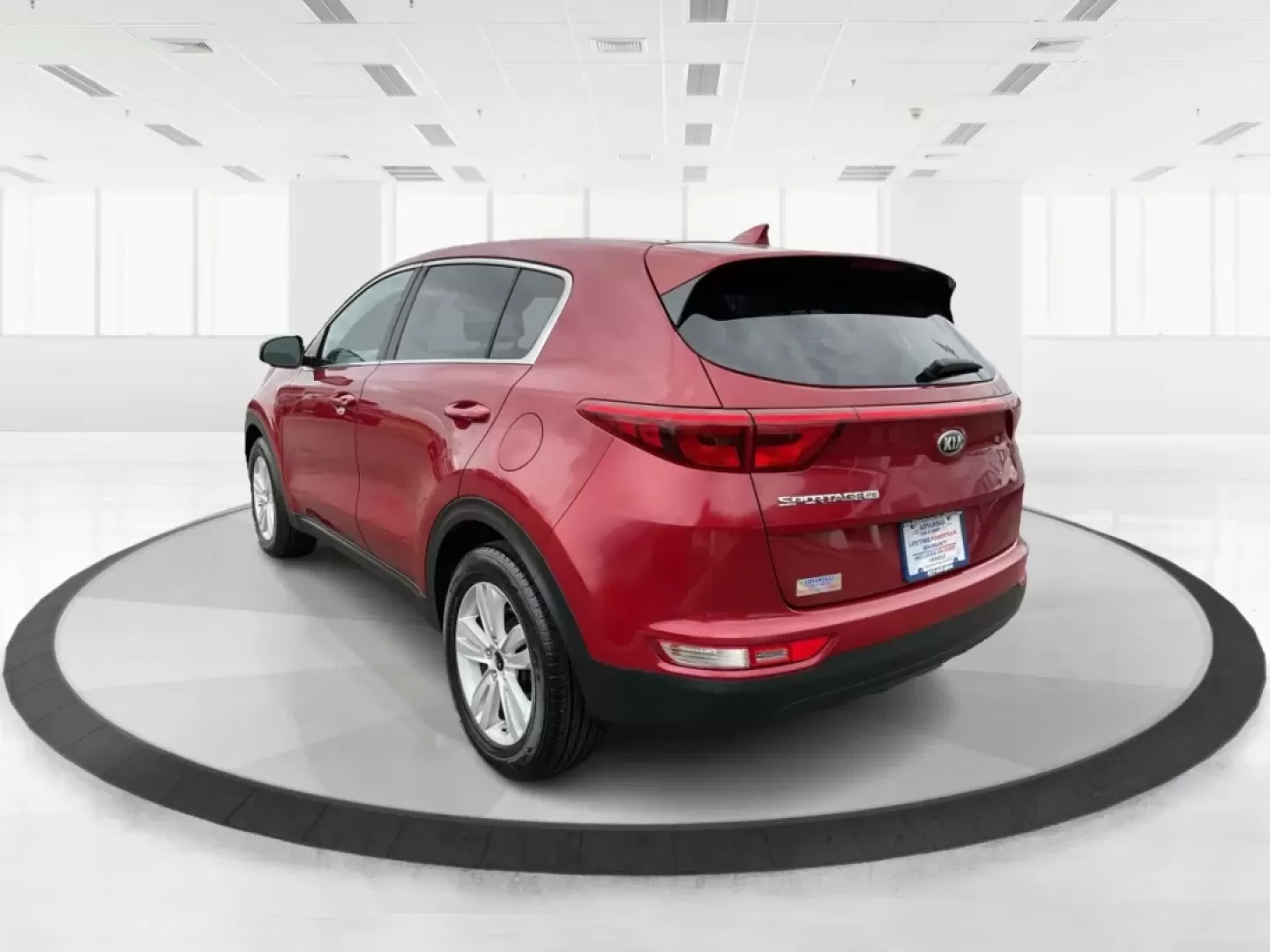 2018 Kia Sportage LX (KNDPM3AC2J7) with an Theta II 2.4L I-4 gasoline direct injection engine, located at 4508 South Dixie Dr, Moraine, OH, 45439, (937) 908-9800, 39.689976, -84.218452 - Experience the thrill of adventure with the 2018 Kia Sportage, a vehicle designed to elevate your daily commute or weekend getaways. This stylish crossover, available at Advantage Car and Credit in Fairborn, OH, is perfect for those who crave versatility and reliability. Whether you're a growing fam - Photo#4
