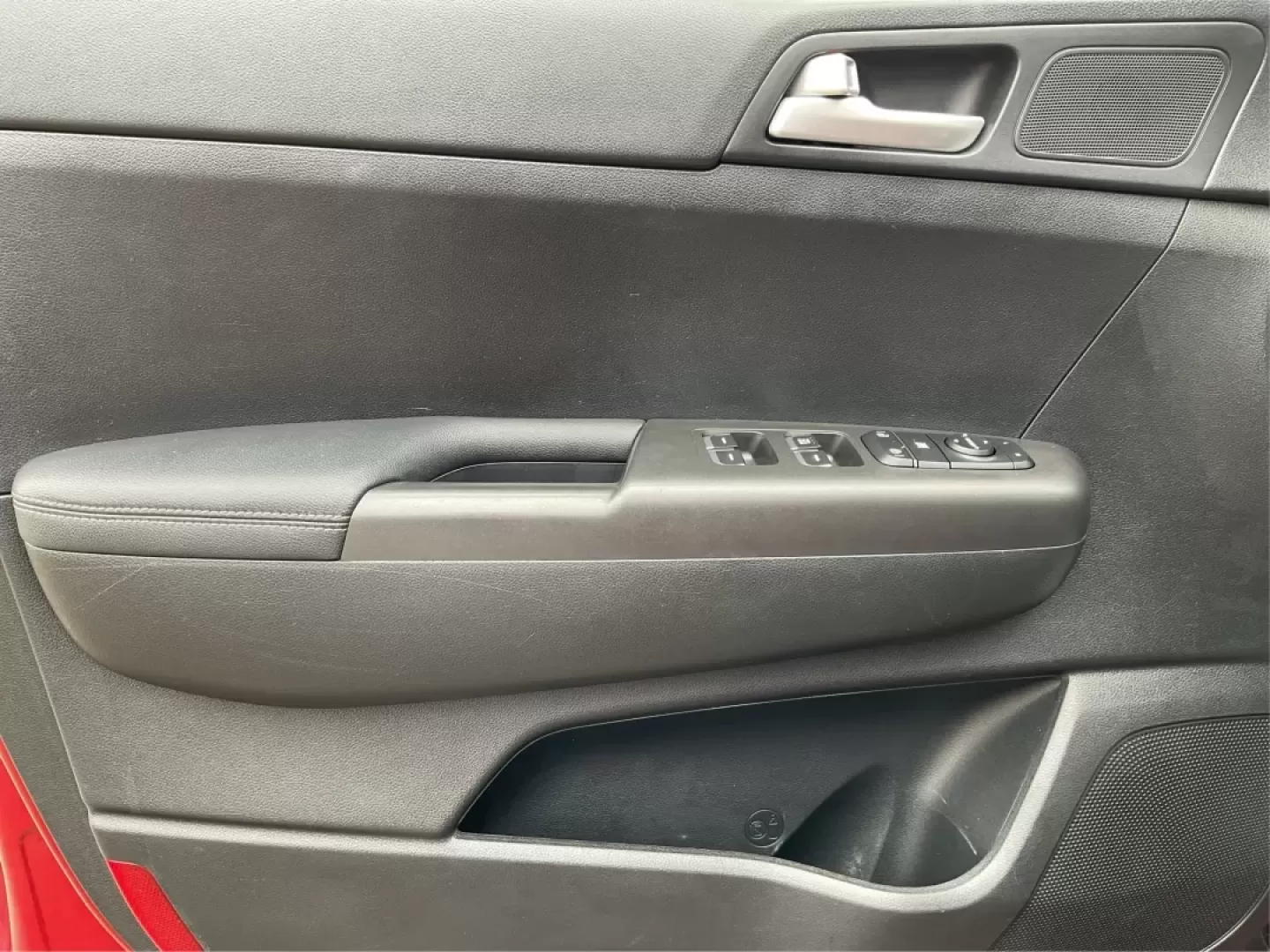 2018 Kia Sportage LX (KNDPM3AC2J7) with an Theta II 2.4L I-4 gasoline direct injection engine, located at 4508 South Dixie Dr, Moraine, OH, 45439, (937) 908-9800, 39.689976, -84.218452 - Experience the thrill of adventure with the 2018 Kia Sportage, a vehicle designed to elevate your daily commute or weekend getaways. This stylish crossover, available at Advantage Car and Credit in Fairborn, OH, is perfect for those who crave versatility and reliability. Whether you're a growing fam - Photo#16