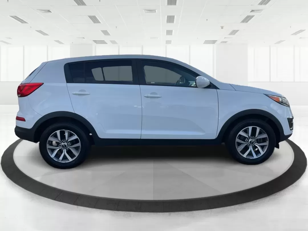 2015 Kia Sportage LX (KNDPB3AC1F7) with an Other engine, located at 4508 South Dixie Dr, Moraine, OH, 45439, (937) 908-9800, 39.689976, -84.218452 - Are you looking for a versatile vehicle that can handle your family's daily adventures while also being budget-friendly? Look no further than this 2015 Kia Sportage LX, now available at Advantage Car and Credit in Fairborn, OH. This stylish crossover SUV is perfect for growing families, weekend geta - Photo#1