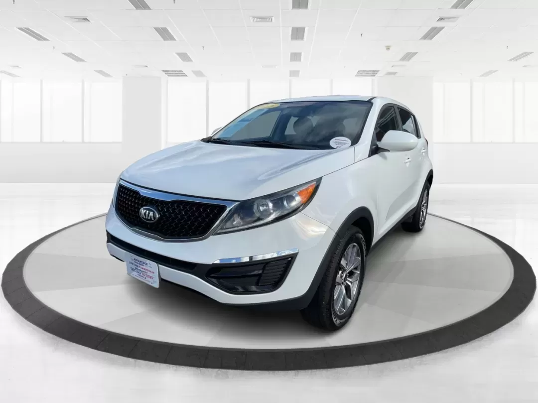 2015 Kia Sportage LX (KNDPB3AC1F7) with an Other engine, located at 8750 N County Rd 25A, Piqua, OH, 45356, (937) 908-9800, 40.164391, -84.232513 - Are you looking for a versatile vehicle that can handle your family's daily adventures while also being budget-friendly? Look no further than this 2015 Kia Sportage LX, now available at Advantage Car and Credit in Fairborn, OH. This stylish crossover SUV is perfect for growing families, weekend geta - Photo#7