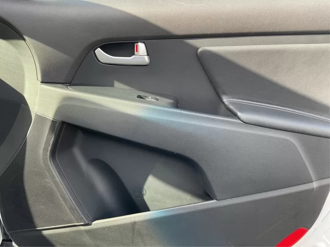 2015 Kia Sportage LX (KNDPB3AC1F7) with an Other engine, located at 8750 N County Rd 25A, Piqua, OH, 45356, (937) 908-9800, 40.164391, -84.232513 - Are you looking for a versatile vehicle that can handle your family's daily adventures while also being budget-friendly? Look no further than this 2015 Kia Sportage LX, now available at Advantage Car and Credit in Fairborn, OH. This stylish crossover SUV is perfect for growing families, weekend geta - Photo#17