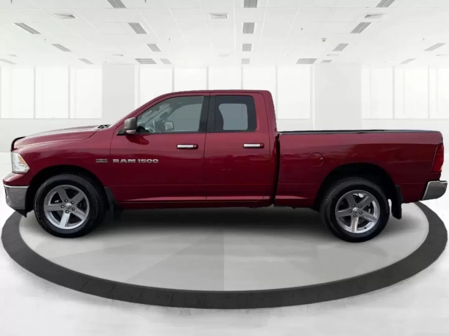 2012 Ram 1500 SLT (1C6RD7GT9CS) with an HEMI 5.7L V-8 variable valve control engine, located at 1230 East Main St, Xenia, OH, 45385, (937) 908-9800, 39.688026, -83.910172 - **Unleash Adventure with the 2012 Ram 1500 SLT Your Next Truck Awaits!**<br /> <br /> Are you ready to elevate your weekend adventures or tackle your daily commute with confidence? Look no further than the 2012 Ram 1500 SLT, a robust and stylish pickup truck designed to meet the needs of families, - Photo#5