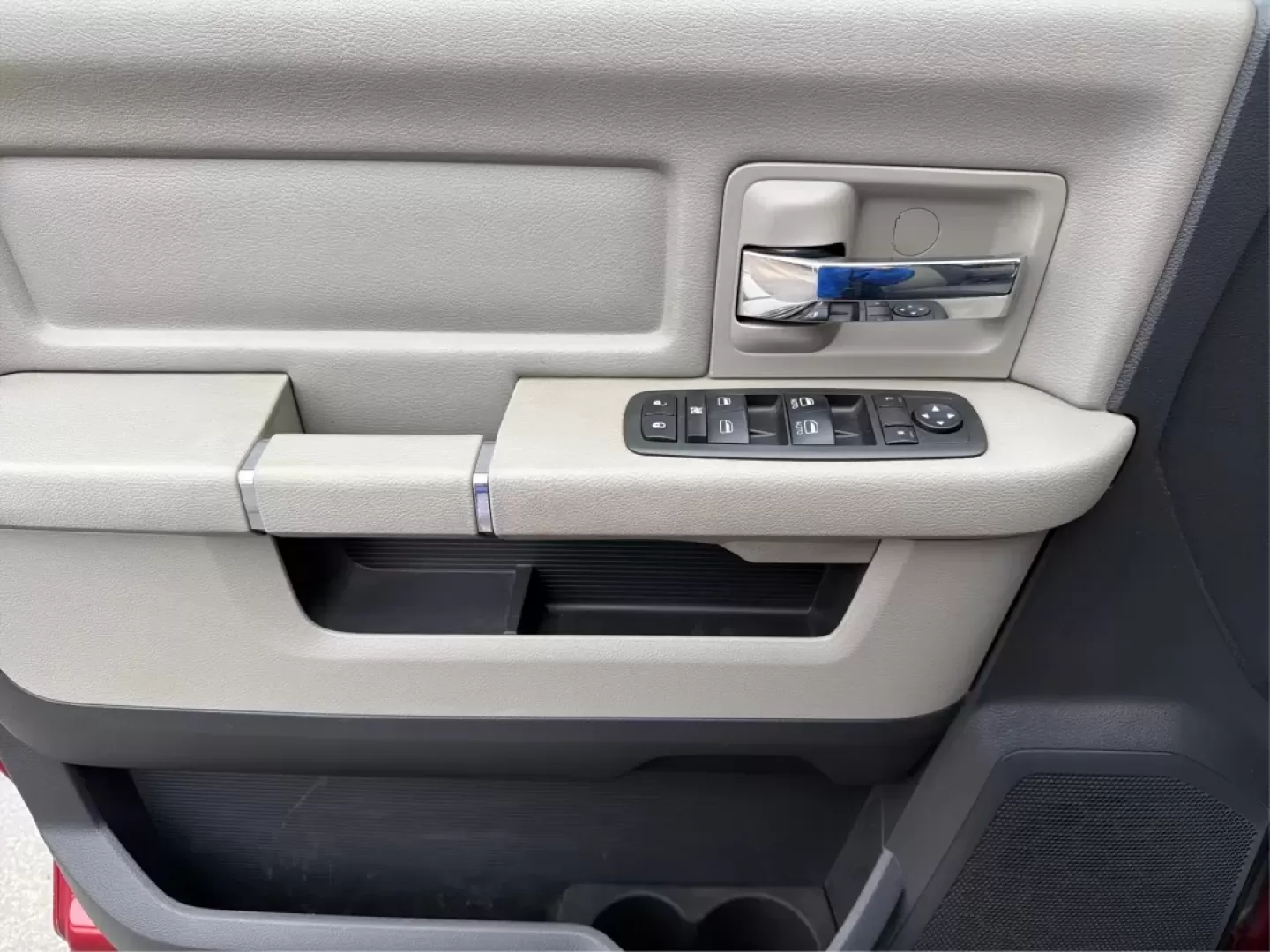 2012 Ram 1500 SLT (1C6RD7GT9CS) with an HEMI 5.7L V-8 variable valve control engine, located at 1230 East Main St, Xenia, OH, 45385, (937) 908-9800, 39.688026, -83.910172 - **Unleash Adventure with the 2012 Ram 1500 SLT Your Next Truck Awaits!**<br /> <br /> Are you ready to elevate your weekend adventures or tackle your daily commute with confidence? Look no further than the 2012 Ram 1500 SLT, a robust and stylish pickup truck designed to meet the needs of families, - Photo#18