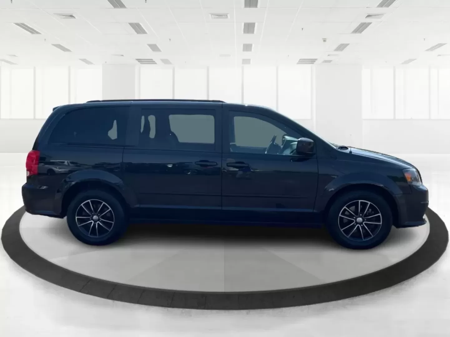 2017 Dodge Grand Caravan GT (2C4RDGEG9HR) with an 3.6L V6 DOHC 24V engine, 6-Speed Automatic transmission, located at 8750 N County Rd 25A, Piqua, OH, 45356, (937) 908-9800, 40.164391, -84.232513 - **Discover Your Family's Adventure with the 2017 Dodge Grand Caravan GT at Advantage Car and Credit!**<br /> <br /> Are you ready to elevate your family's travel experience? The 2017 Dodge Grand Caravan GT is not just a vehicle; it's a lifestyle solution designed for families who love to explore, en - Photo#1