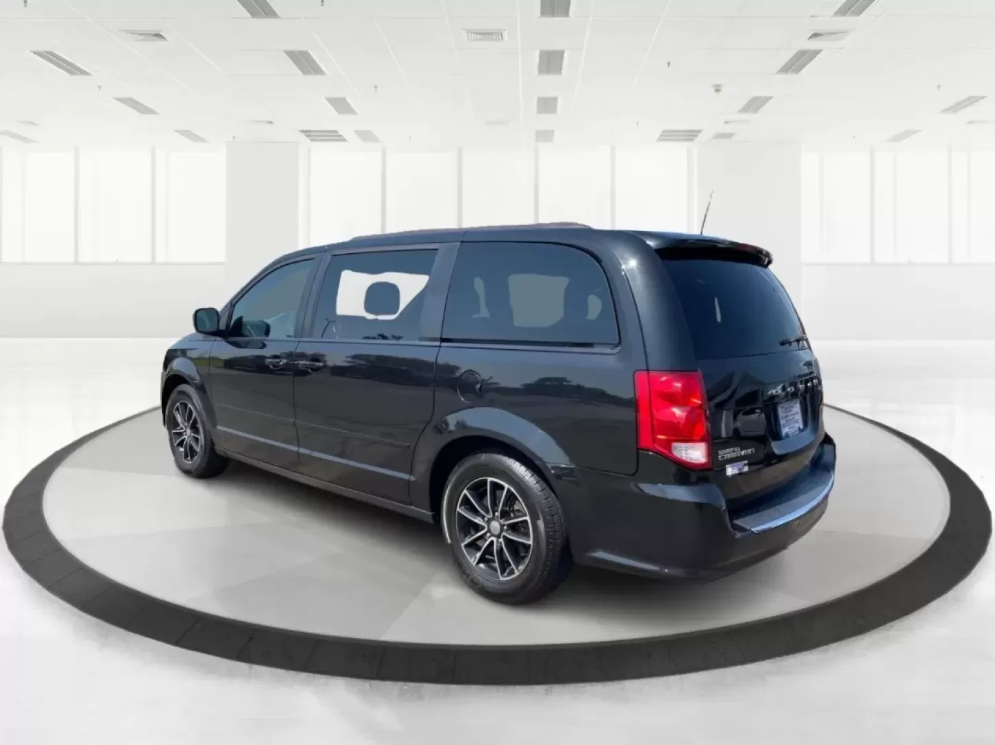 2017 Dodge Grand Caravan GT (2C4RDGEG9HR) with an 3.6L V6 DOHC 24V engine, 6-Speed Automatic transmission, located at 8750 N County Rd 25A, Piqua, OH, 45356, (937) 908-9800, 40.164391, -84.232513 - **Discover Your Family's Adventure with the 2017 Dodge Grand Caravan GT at Advantage Car and Credit!**<br /> <br /> Are you ready to elevate your family's travel experience? The 2017 Dodge Grand Caravan GT is not just a vehicle; it's a lifestyle solution designed for families who love to explore, en - Photo#4