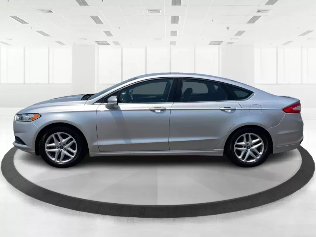 2013 Ford Fusion SE (3FA6P0H73DR) with an Other engine, located at 1230 East Main St, Xenia, OH, 45385, (937) 908-9800, 39.688026, -83.910172 - **Unlock Your Lifestyle with the 2013 Ford Fusion SE Perfect for Your Daily Adventures!**<br /> <br /> Are you looking for a sophisticated sedan that blends style, comfort, and technology? Look no further than this 2013 Ford Fusion SE, located at Advantage Car and Credit in Fairborn, OH. With its a - Photo#5