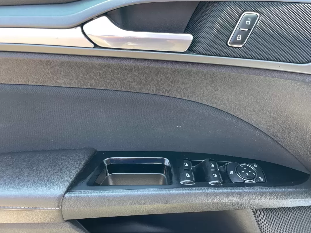 2013 Ford Fusion SE (3FA6P0H73DR) with an Other engine, located at 1230 East Main St, Xenia, OH, 45385, (937) 908-9800, 39.688026, -83.910172 - **Unlock Your Lifestyle with the 2013 Ford Fusion SE Perfect for Your Daily Adventures!**<br /> <br /> Are you looking for a sophisticated sedan that blends style, comfort, and technology? Look no further than this 2013 Ford Fusion SE, located at Advantage Car and Credit in Fairborn, OH. With its a - Photo#19