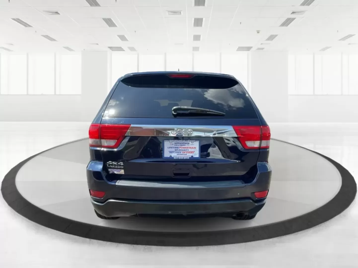 2013 Jeep Grand Cherokee Laredo (1C4RJFAG7DC) with an Other engine, located at 1184 Kauffman Ave, Fairborn, OH, 45324, (937) 908-9800, 39.807072, -84.030914 - 2013 Jeep Grand Cherokee Laredo - Photo#3