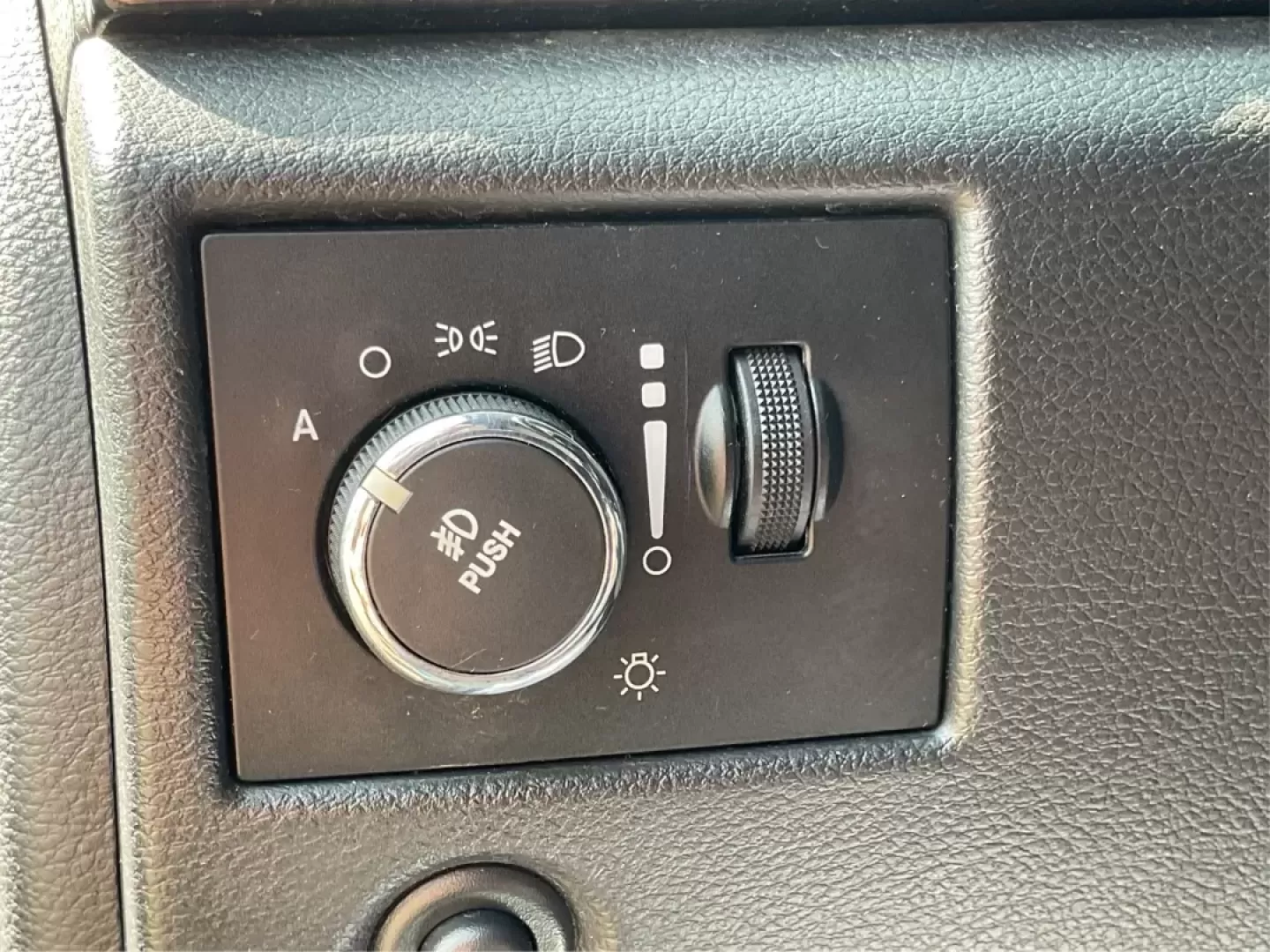 2013 Jeep Grand Cherokee Laredo (1C4RJFAG7DC) with an Other engine, located at 1184 Kauffman Ave, Fairborn, OH, 45324, (937) 908-9800, 39.807072, -84.030914 - 2013 Jeep Grand Cherokee Laredo - Photo#17