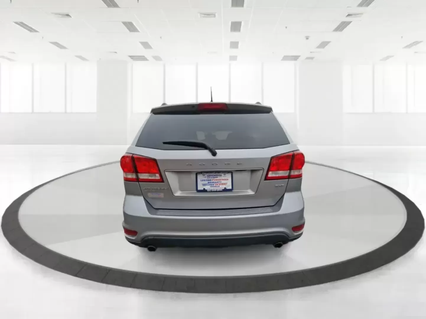 2017 Dodge Journey SXT AWD (3C4PDDBG9HT) with an Pentastar 3.6L V-6 DOHC engine, 6A transmission, located at 1230 East Main St, Xenia, OH, 45385, (937) 908-9800, 39.688026, -83.910172 - ### Explore New Adventures with the 2017 Dodge Journey SXT AWD at Advantage Car and Credit<br /> <br /> Looking for an SUV that can keep up with your dynamic lifestyle? The 2017 Dodge Journey SXT AWD is the perfect companion for growing families, weekend adventurers, and daily commuters alike. With - Photo#3