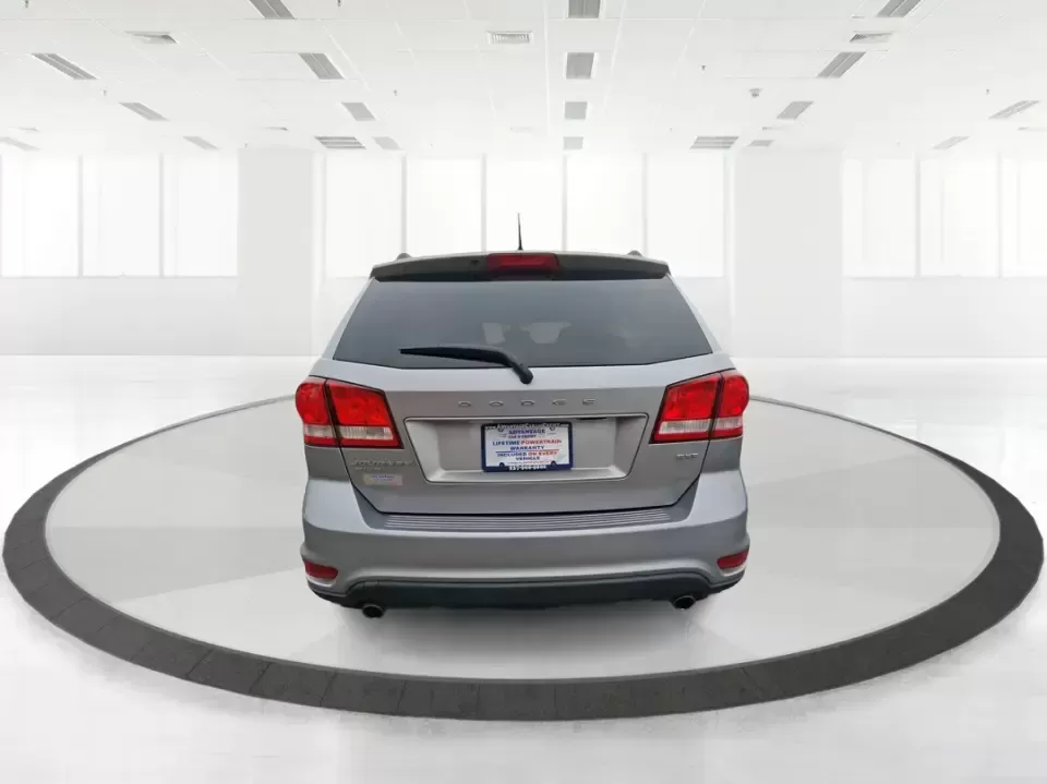 2017 Dodge Journey SXT AWD (3C4PDDBG9HT) with an Pentastar 3.6L V-6 DOHC engine, 6A transmission, located at 1230 East Main St, Xenia, OH, 45385, (937) 908-9800, 39.688026, -83.910172 - ### Explore New Adventures with the 2017 Dodge Journey SXT AWD at Advantage Car and Credit<br /> <br /> Looking for an SUV that can keep up with your dynamic lifestyle? The 2017 Dodge Journey SXT AWD is the perfect companion for growing families, weekend adventurers, and daily commuters alike. With - Photo#3