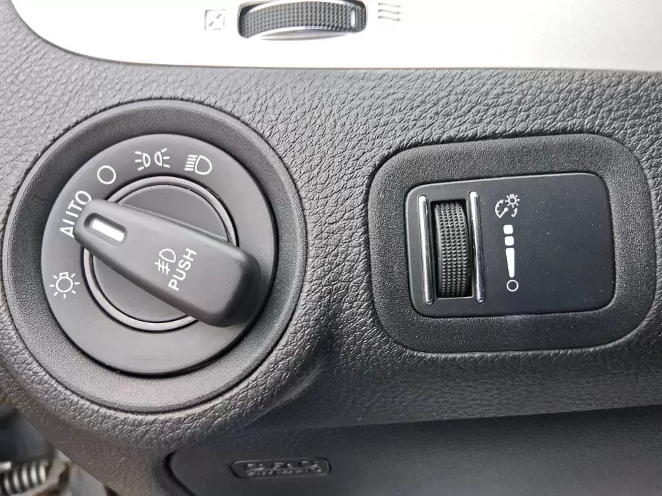 2017 Dodge Journey SXT AWD (3C4PDDBG9HT) with an Pentastar 3.6L V-6 DOHC engine, 6A transmission, located at 1230 East Main St, Xenia, OH, 45385, (937) 908-9800, 39.688026, -83.910172 - ### Explore New Adventures with the 2017 Dodge Journey SXT AWD at Advantage Car and Credit<br /> <br /> Looking for an SUV that can keep up with your dynamic lifestyle? The 2017 Dodge Journey SXT AWD is the perfect companion for growing families, weekend adventurers, and daily commuters alike. With - Photo#17