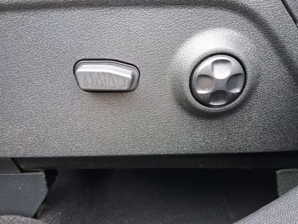 2017 Dodge Journey SXT AWD (3C4PDDBG9HT) with an Pentastar 3.6L V-6 DOHC engine, 6A transmission, located at 1230 East Main St, Xenia, OH, 45385, (937) 908-9800, 39.688026, -83.910172 - ### Explore New Adventures with the 2017 Dodge Journey SXT AWD at Advantage Car and Credit<br /> <br /> Looking for an SUV that can keep up with your dynamic lifestyle? The 2017 Dodge Journey SXT AWD is the perfect companion for growing families, weekend adventurers, and daily commuters alike. With - Photo#18