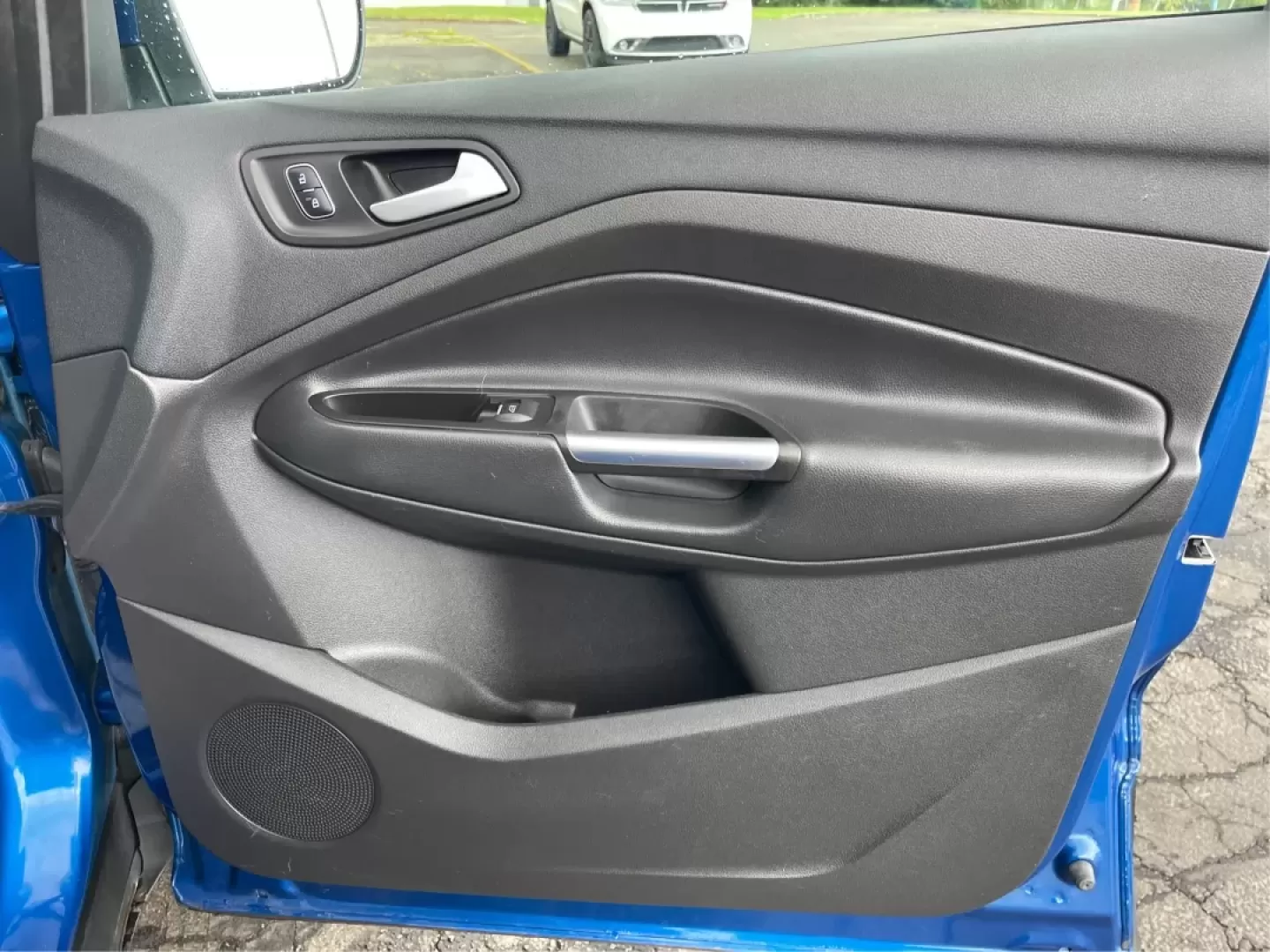 2017 Ford Escape SE (1FMCU0GD5HU) with an Other engine, located at 1184 Kauffman Ave, Fairborn, OH, 45324, (937) 908-9800, 39.807072, -84.030914 - **Adventure Awaits in This 2017 Ford Escape SE Perfect for Your Ohio Lifestyle!**<br /> <br /> Are you ready to embrace the open road? Whether you're commuting to work, taking the kids to soccer practice, or planning a weekend getaway to nearby attractions like the National Museum of the U.S. Air F - Photo#19