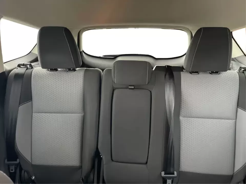 2017 Ford Escape SE (1FMCU0GD5HU) with an 1.5L L4 DOHC 16V engine, 6A transmission, located at 1951 S Dayton Lakeview Rd., New Carlisle, OH, 45344, (937) 908-9800, 39.890999, -84.050255 - **Adventure Awaits in This 2017 Ford Escape SE Perfect for Your Ohio Lifestyle!**<br /> <br /> Are you ready to embrace the open road? Whether you're commuting to work, taking the kids to soccer practice, or planning a weekend getaway to nearby attractions like the National Museum of the U.S. Air F - Photo#14