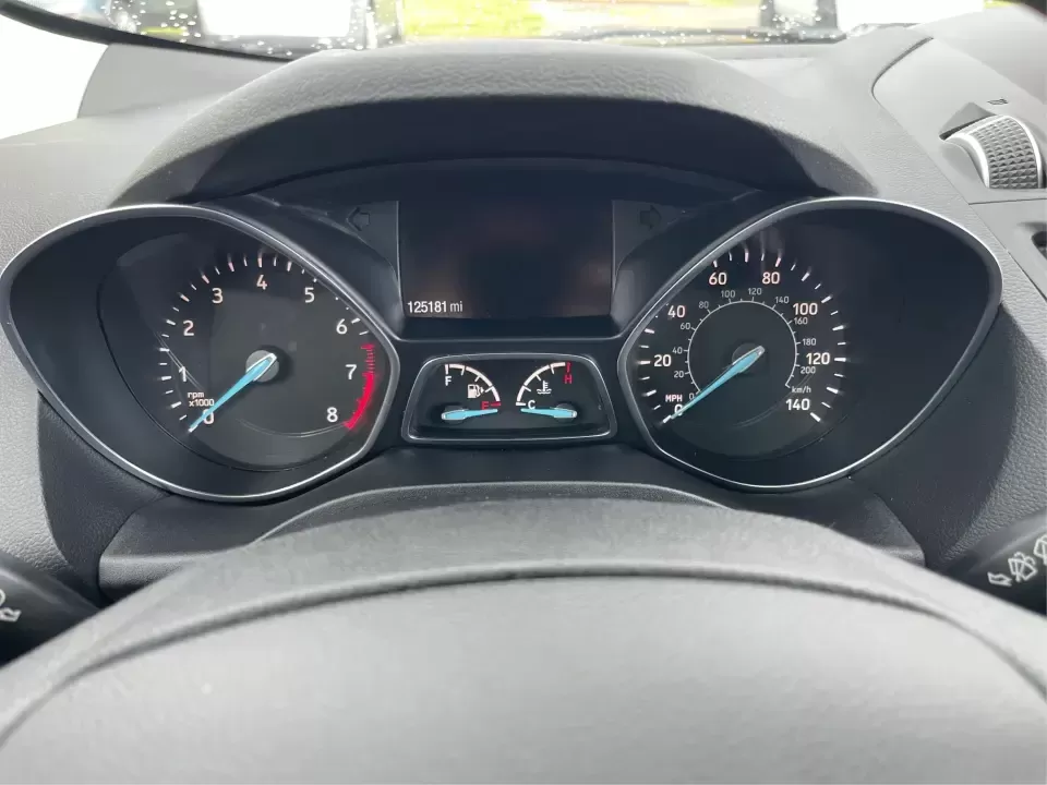 2017 Ford Escape SE (1FMCU0GD5HU) with an 1.5L L4 DOHC 16V engine, 6A transmission, located at 1951 S Dayton Lakeview Rd., New Carlisle, OH, 45344, (937) 908-9800, 39.890999, -84.050255 - **Adventure Awaits in This 2017 Ford Escape SE Perfect for Your Ohio Lifestyle!**<br /> <br /> Are you ready to embrace the open road? Whether you're commuting to work, taking the kids to soccer practice, or planning a weekend getaway to nearby attractions like the National Museum of the U.S. Air F - Photo#15