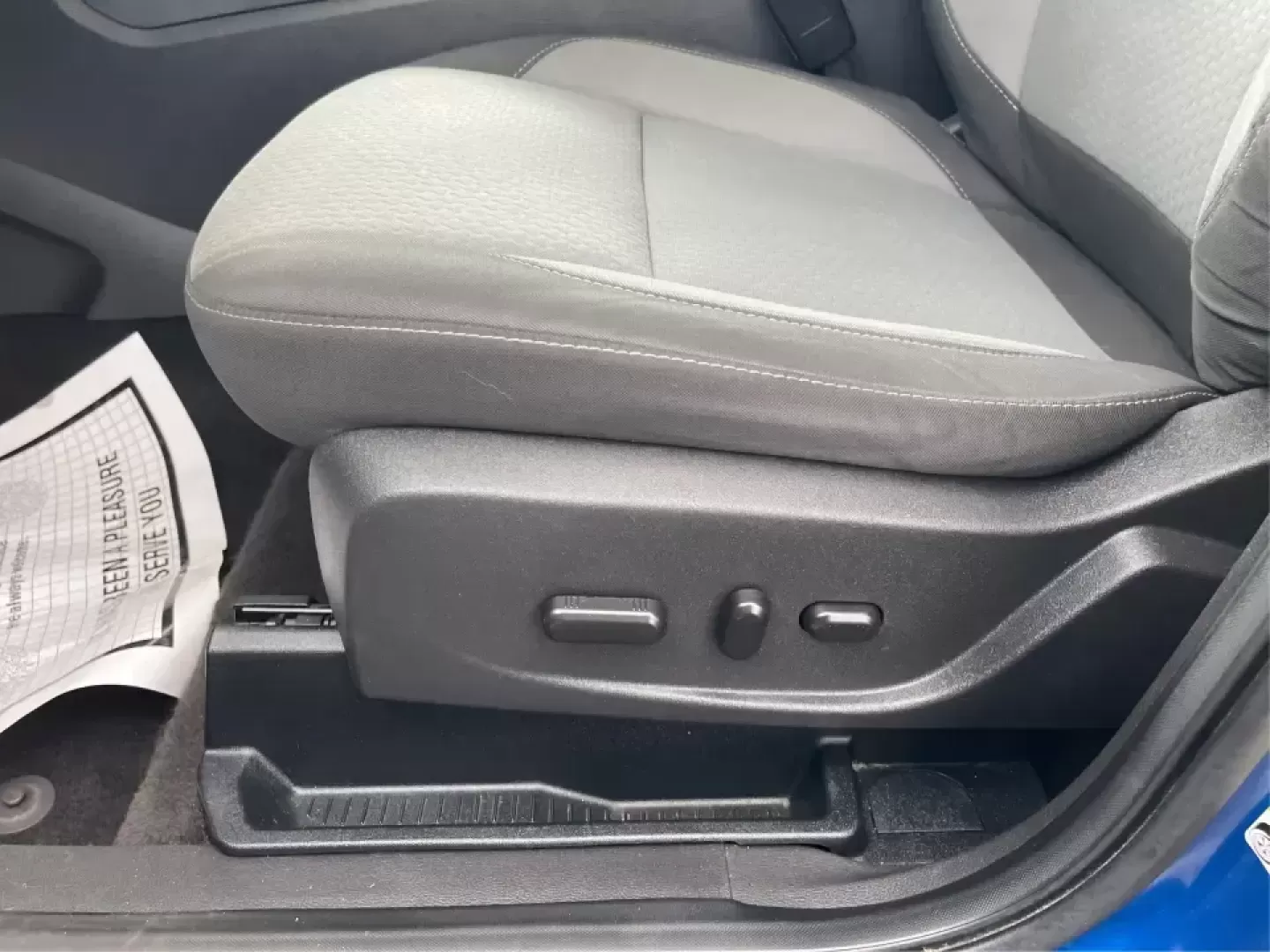 2017 Ford Escape SE (1FMCU0GD5HU) with an 1.5L L4 DOHC 16V engine, 6A transmission, located at 1184 Kauffman Ave, Fairborn, OH, 45324, (937) 908-9800, 39.807072, -84.030914 - **Adventure Awaits in This 2017 Ford Escape SE Perfect for Your Ohio Lifestyle!**<br /> <br /> Are you ready to embrace the open road? Whether you're commuting to work, taking the kids to soccer practice, or planning a weekend getaway to nearby attractions like the National Museum of the U.S. Air F - Photo#18