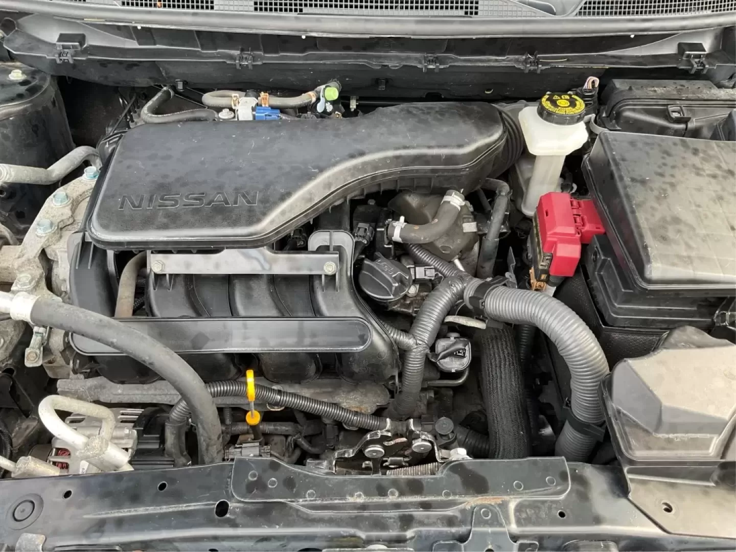 2017 Nissan Rogue S (JN1BJ1CR3HW) with an 2L I-4 gasoline direct injection engine, located at 880 E. National Road, Vandalia, OH, 45377, (937) 908-9800, 39.891918, -84.183594 - **Discover Adventure with the 2017 Nissan Rogue at Advantage Car and Credit!**<br /> <br /> Are you ready to elevate your lifestyle and embark on new adventures? Whether you're a busy parent juggling school drop-offs, a commuter navigating the daily grind, or an outdoor enthusiast seeking weekend es - Photo#11