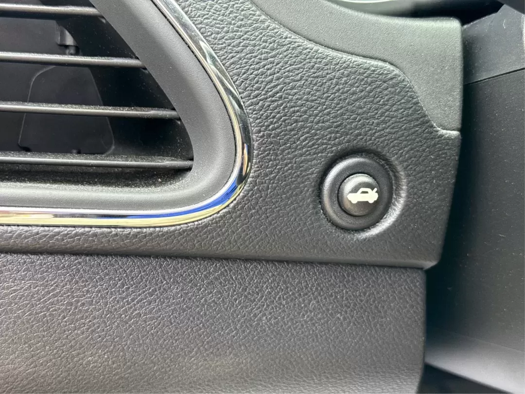 2011 Chrysler 200 Limited (1C3BC2FB0BN) with an Other engine, located at 1184 Kauffman Ave, Fairborn, OH, 45324, (937) 908-9800, 39.807072, -84.030914 - ### Elevate Your Daily Commute with the 2011 Chrysler 200 Limited<br /> <br /> Are you searching for a reliable sedan that combines style, comfort, and modern features? Look no further than the 2011 Chrysler 200 Limited, available now at Advantage Car and Credit in New Carlisle, OH. This vehicle is - Photo#17