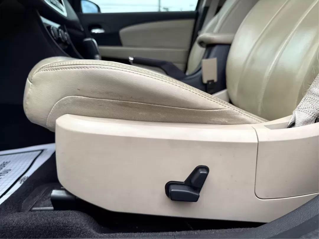 2011 Chrysler 200 Limited (1C3BC2FB0BN) with an Other engine, located at 1184 Kauffman Ave, Fairborn, OH, 45324, (937) 908-9800, 39.807072, -84.030914 - ### Elevate Your Daily Commute with the 2011 Chrysler 200 Limited<br /> <br /> Are you searching for a reliable sedan that combines style, comfort, and modern features? Look no further than the 2011 Chrysler 200 Limited, available now at Advantage Car and Credit in New Carlisle, OH. This vehicle is - Photo#18