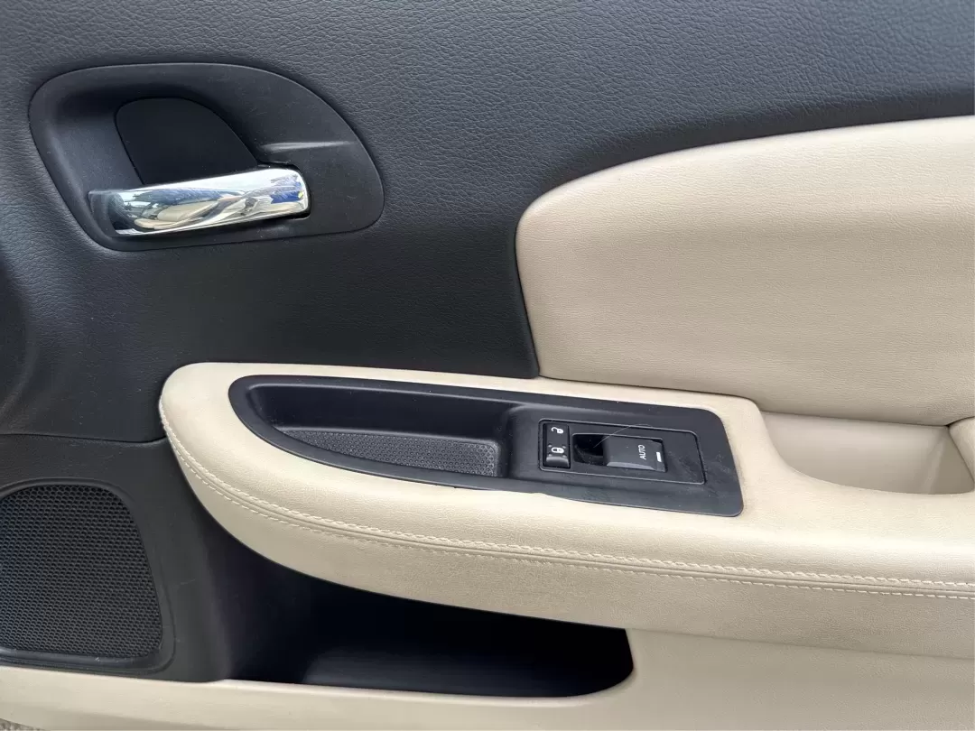 2011 Chrysler 200 Limited (1C3BC2FB0BN) with an Other engine, located at 1184 Kauffman Ave, Fairborn, OH, 45324, (937) 908-9800, 39.807072, -84.030914 - ### Elevate Your Daily Commute with the 2011 Chrysler 200 Limited<br /> <br /> Are you searching for a reliable sedan that combines style, comfort, and modern features? Look no further than the 2011 Chrysler 200 Limited, available now at Advantage Car and Credit in New Carlisle, OH. This vehicle is - Photo#20