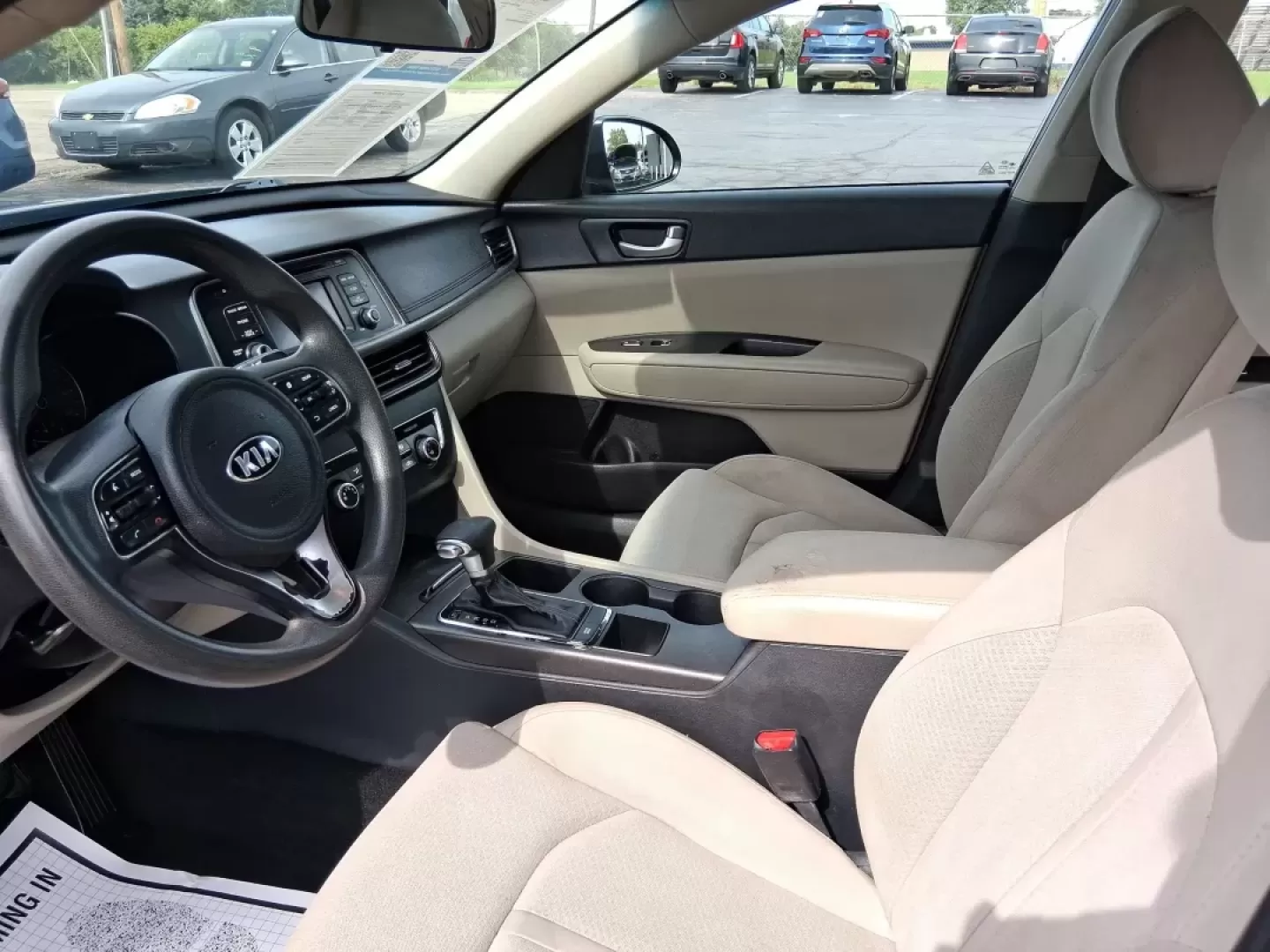 2016 Kia Optima LX (5XXGT4L36GG) with an Theta II 2.4L I-4 gasoline direct injection engine, located at 1184 Kauffman Ave, Fairborn, OH, 45324, (937) 908-9800, 39.807072, -84.030914 - Discover an exceptional driving experience with the 2016 Kia Optima LX, available now at Advantage Car and Credit in New Carlisle, OH. This sedan is not just a mode of transportation; it's an enhancement to your lifestyle, whether you're commuting to work, running errands, or embarking on weekend ad - Photo#9