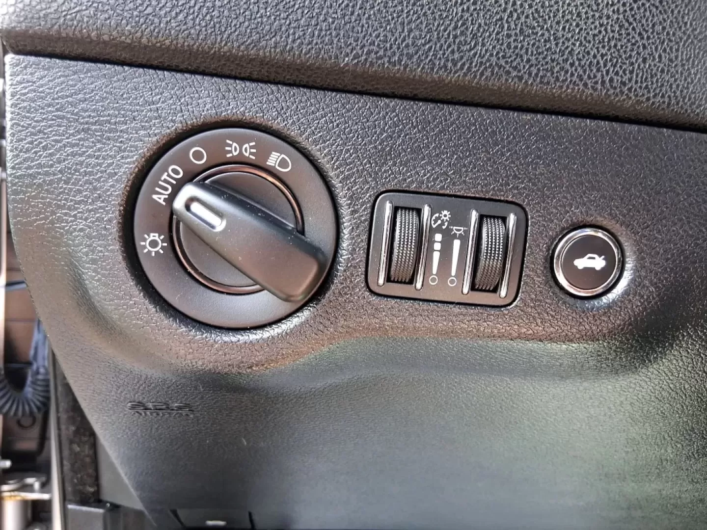 2014 Dodge Charger SE (2C3CDXBG0EH) with an 3.6L V-6 DOHC engine, located at 1951 S Dayton Lakeview Rd., New Carlisle, OH, 45344, (937) 908-9800, 39.890999, -84.050255 - **Unleash Adventure with the 2014 Dodge Charger SE Perfect for Families and Road Warriors!**<br /> <br /> If you're in the market for a versatile vehicle that can handle everything from daily commutes to weekend getaways, look no further than the 2014 Dodge Charger SE. This sedan combines style, co - Photo#17