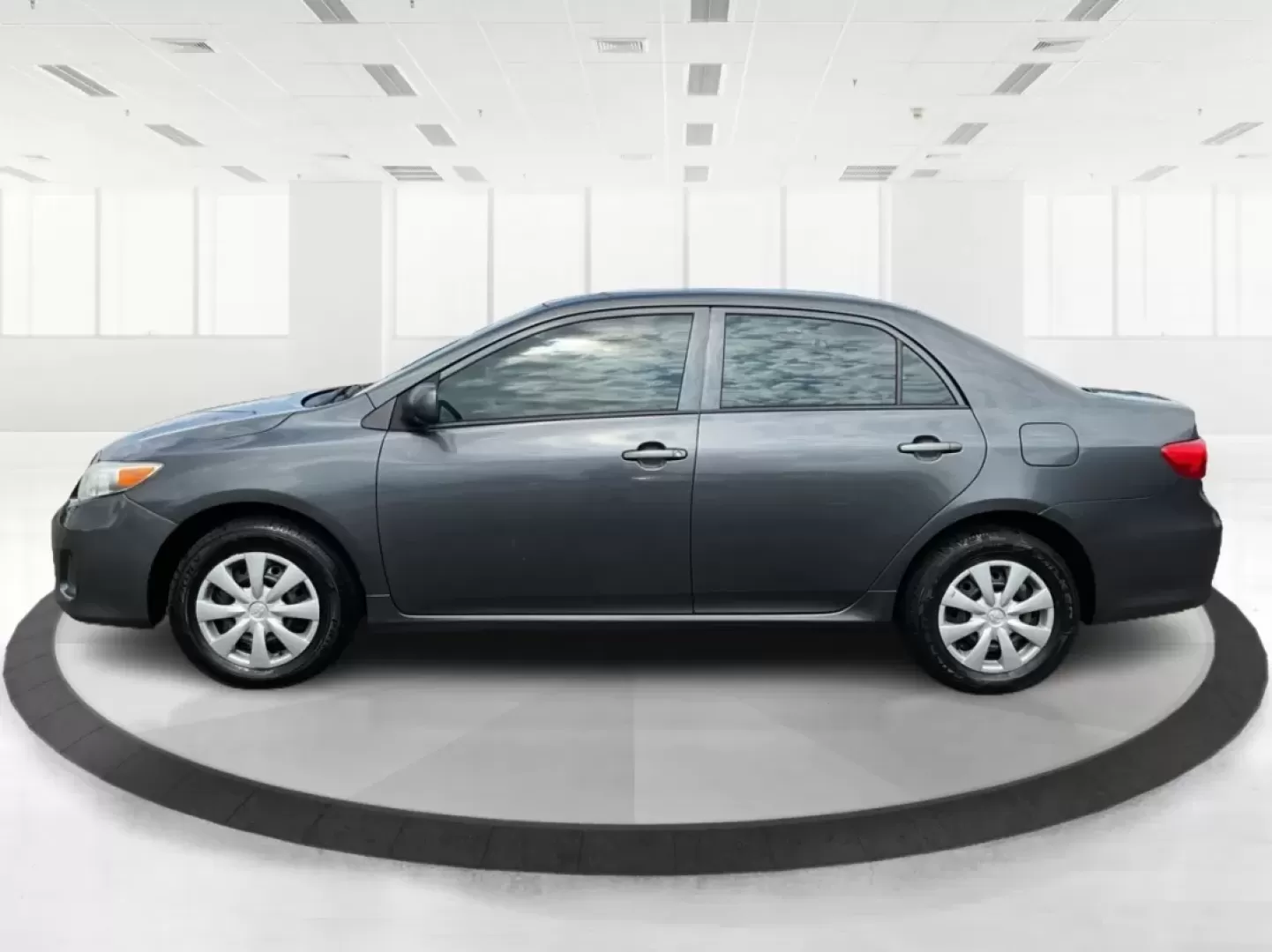 2012 Toyota Corolla LE (2T1BU4EEXCC) with an 1.8L I-4 DOHC engine, located at 1184 Kauffman Ave, Fairborn, OH, 45324, (937) 908-9800, 39.807072, -84.030914 - **Discover Your New Adventure with the 2012 Toyota Corolla LE at Advantage Car and Credit!**<br /> <br /> Are you in the market for a reliable sedan that perfectly balances your daily commute with weekend adventures? Look no further than the 2012 Toyota Corolla LE, available now at Advantage Car and - Photo#5