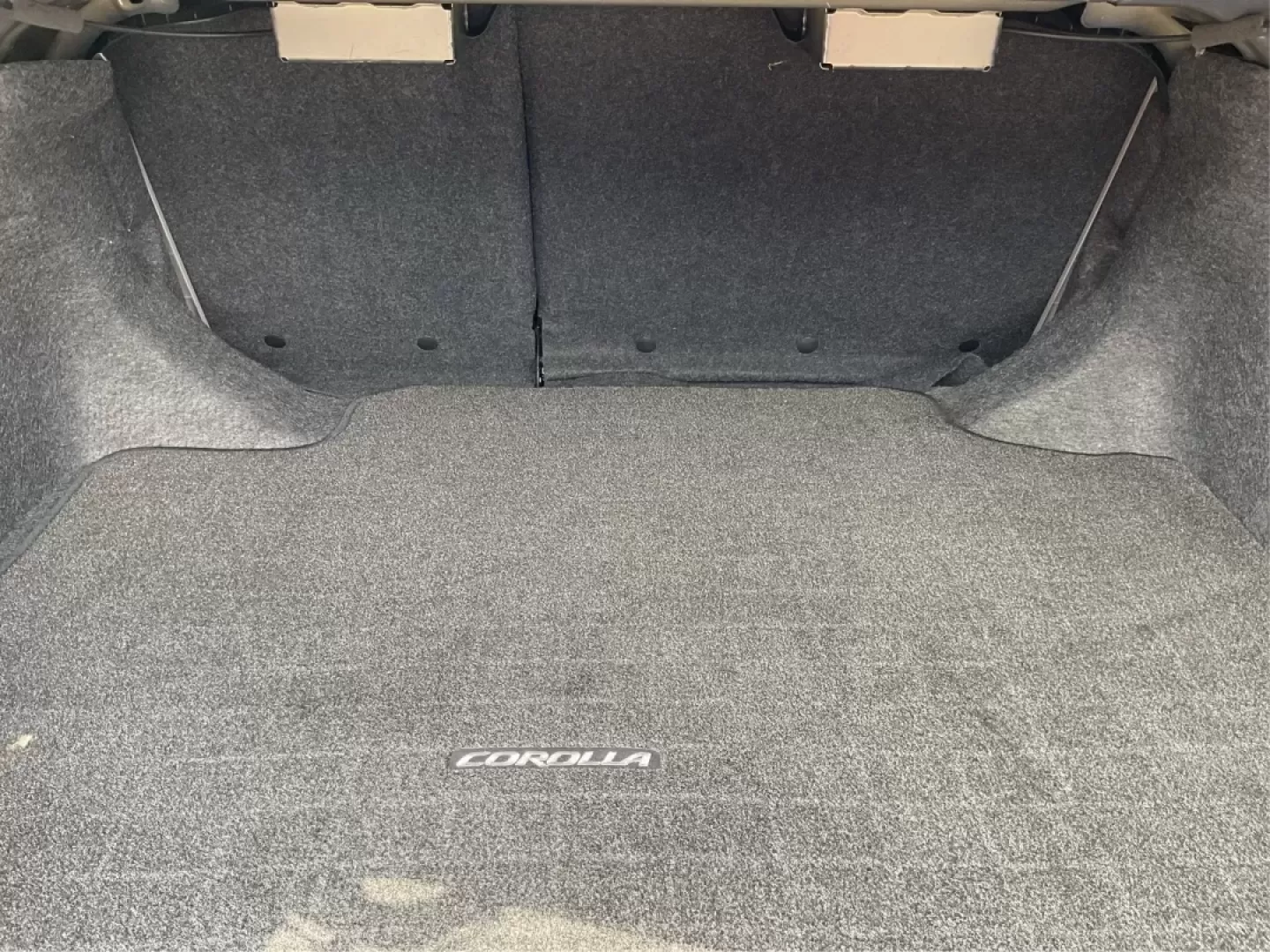 2012 Toyota Corolla LE (2T1BU4EEXCC) with an 1.8L I-4 DOHC engine, located at 1184 Kauffman Ave, Fairborn, OH, 45324, (937) 908-9800, 39.807072, -84.030914 - **Discover Your New Adventure with the 2012 Toyota Corolla LE at Advantage Car and Credit!**<br /> <br /> Are you in the market for a reliable sedan that perfectly balances your daily commute with weekend adventures? Look no further than the 2012 Toyota Corolla LE, available now at Advantage Car and - Photo#12