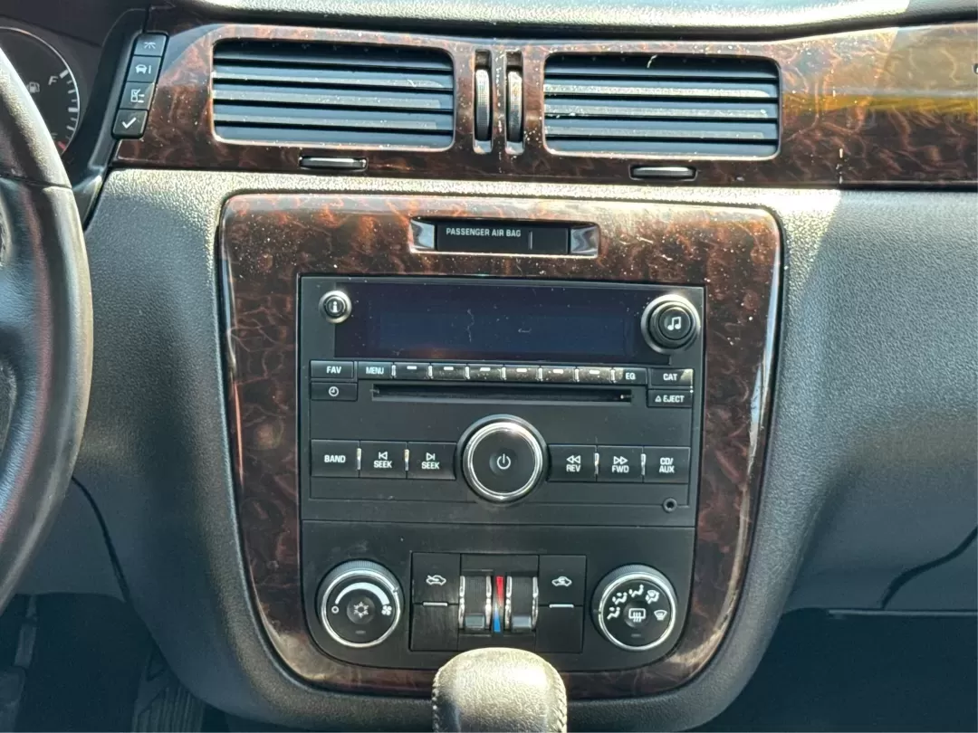 2014 Chevrolet Impala Limited LT (2G1WB5E3XE1) with an 3.6L V-6 gasoline direct injection engine, located at 1230 East Main St, Xenia, OH, 45385, (937) 908-9800, 39.688026, -83.910172 - Are you ready for your next adventure, whether it's a family road trip, a daily commute, or simply running errands around Fairborn? The 2014 Chevrolet Impala Limited LT is the perfect sedan to elevate your driving experience. With its stylish black exterior and reliable performance, this vehicle is - Photo#13