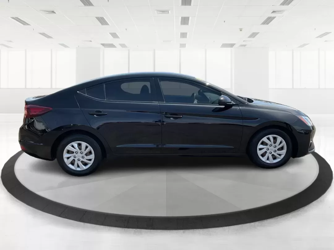 2019 Hyundai Elantra SE (5NPD74LF7KH) with an Nu 2L I-4 DOHC engine, located at 8750 N County Rd 25A, Piqua, OH, 45356, (937) 908-9800, 40.164391, -84.232513 - **Unlock Your Adventure with the 2019 Hyundai Elantra SE at Advantage Car and Credit!**<br /> <br /> Are you ready to elevate your daily commute or embark on weekend road trips in style? This 2019 Hyundai Elantra SE is the perfect blend of practicality and sophistication, making it an outstanding ch - Photo#1