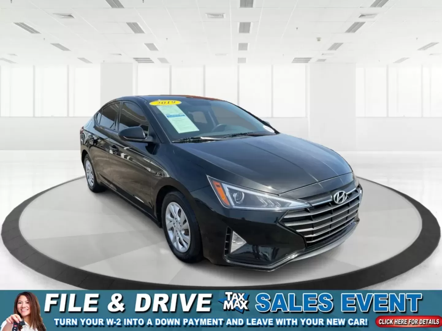 2019 Hyundai Elantra SE (5NPD74LF7KH) with an Nu 2L I-4 DOHC engine, 6A transmission, located at 401 Woodman Dr, Riverside, OH, 45431, (937) 908-9800, 39.760899, -84.123421 - **Unlock Your Adventure with the 2019 Hyundai Elantra SE at Advantage Car and Credit!**<br /> <br /> Are you ready to elevate your daily commute or embark on weekend road trips in style? This 2019 Hyundai Elantra SE is the perfect blend of practicality and sophistication, making it an outstanding ch - Photo#0