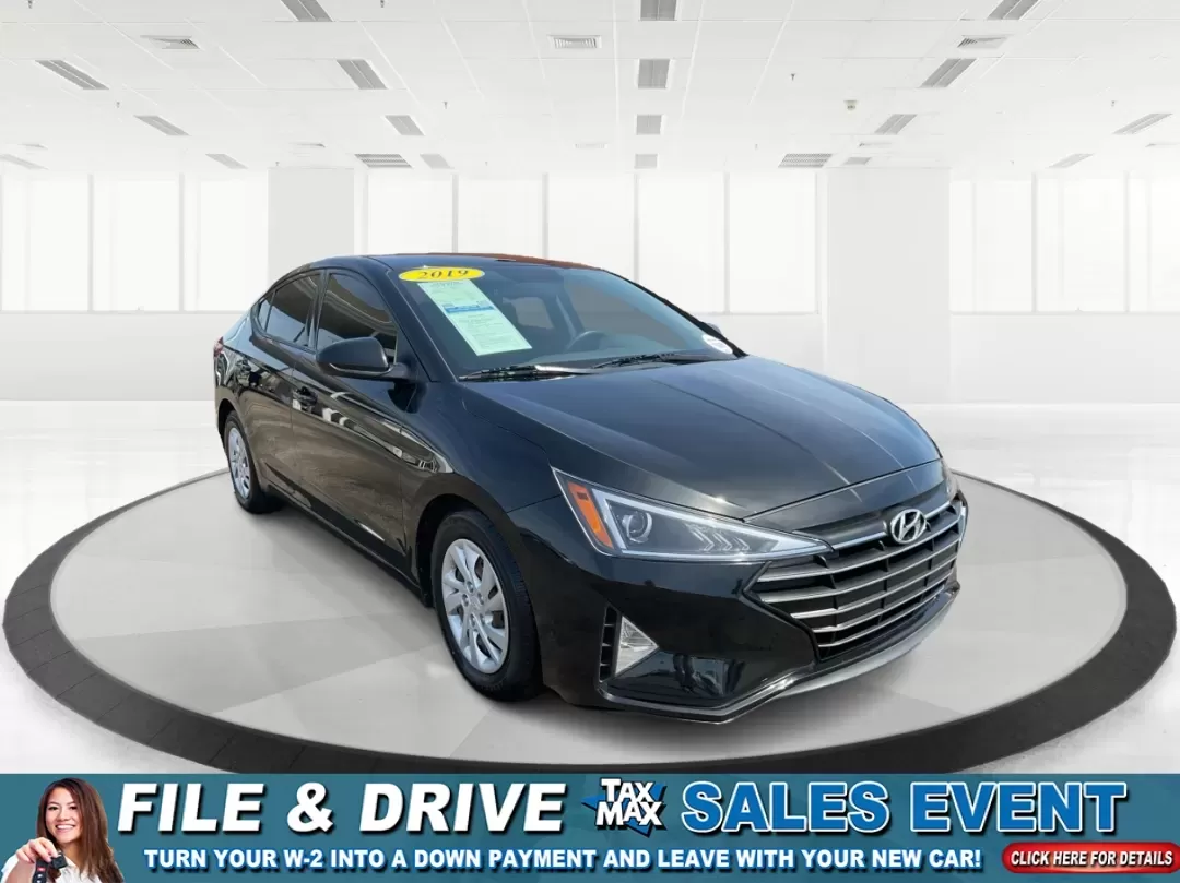 2019 Hyundai Elantra SE (5NPD74LF7KH) with an Nu 2L I-4 DOHC engine, located at 401 Woodman Dr, Riverside, OH, 45431, (937) 908-9800, 39.760899, -84.123421 - 2019 Hyundai Elantra SE - Photo#0