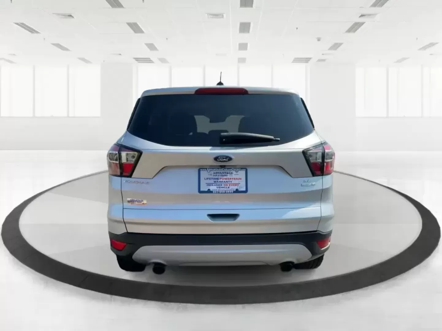 2017 Ford Escape SE (1FMCU9GD4HU) with an 1.5L L4 DOHC 16V engine, 6A transmission, located at 401 Woodman Dr, Riverside, OH, 45431, (937) 908-9800, 39.760899, -84.123421 - **Adventure Awaits in This 2017 Ford Escape SE Perfect for Your Next Journey!**<br /> <br /> If you're looking for a versatile vehicle that meets the needs of an active lifestyle, the 2017 Ford Escape SE is the perfect choice for adventurous families or budget-conscious commuters. With ample room f - Photo#3
